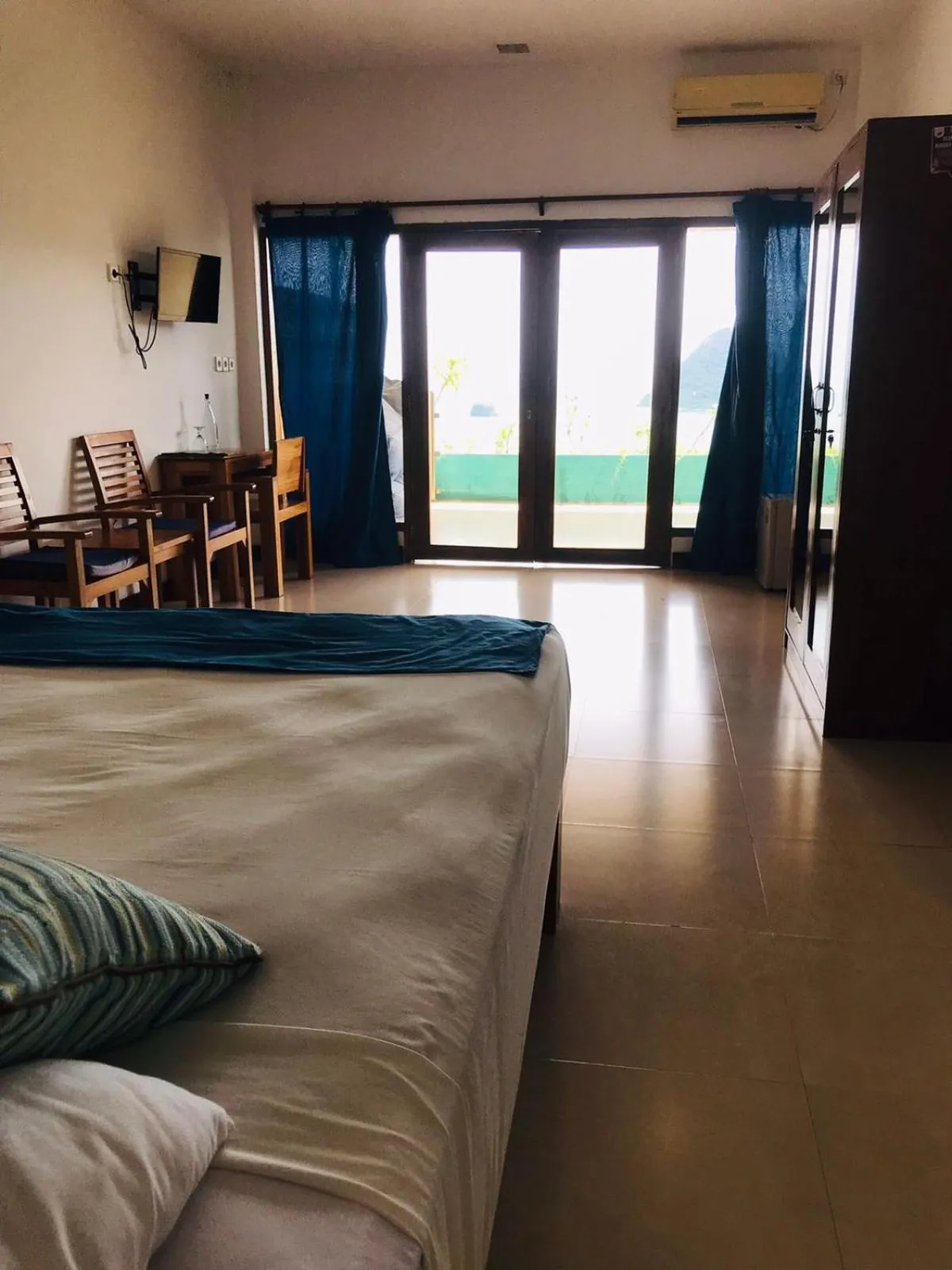 Bed in Sunset Hill Hotel