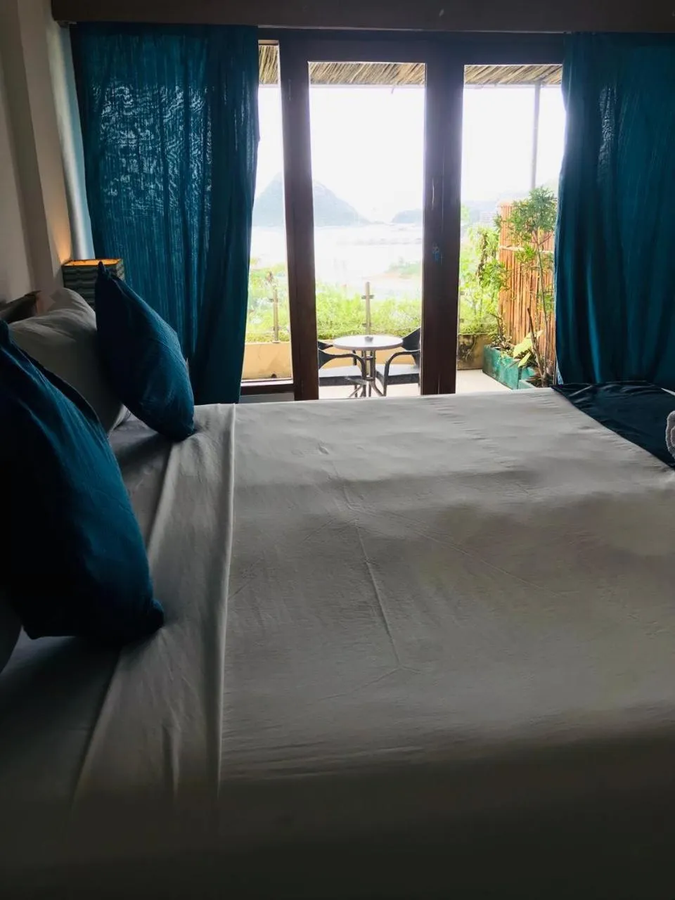 Bed in Sunset Hill Hotel