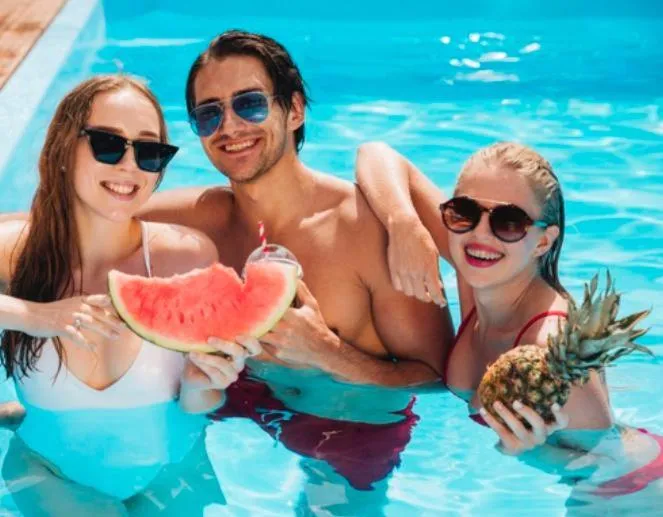 Swimming pool in Sunset Hill Hotel