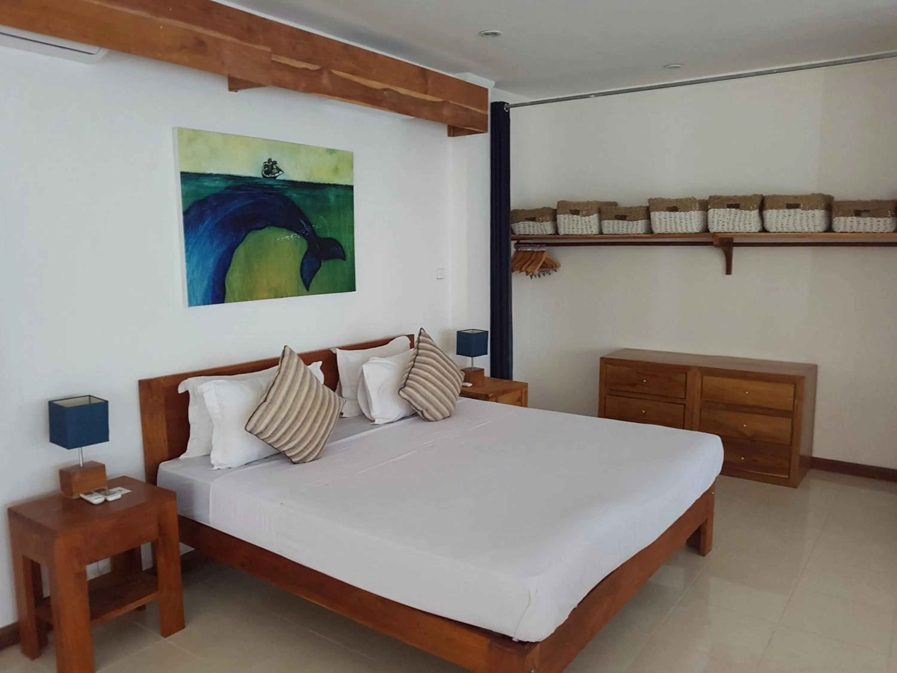 Bedroom, Bed in Sunset Hill Hotel