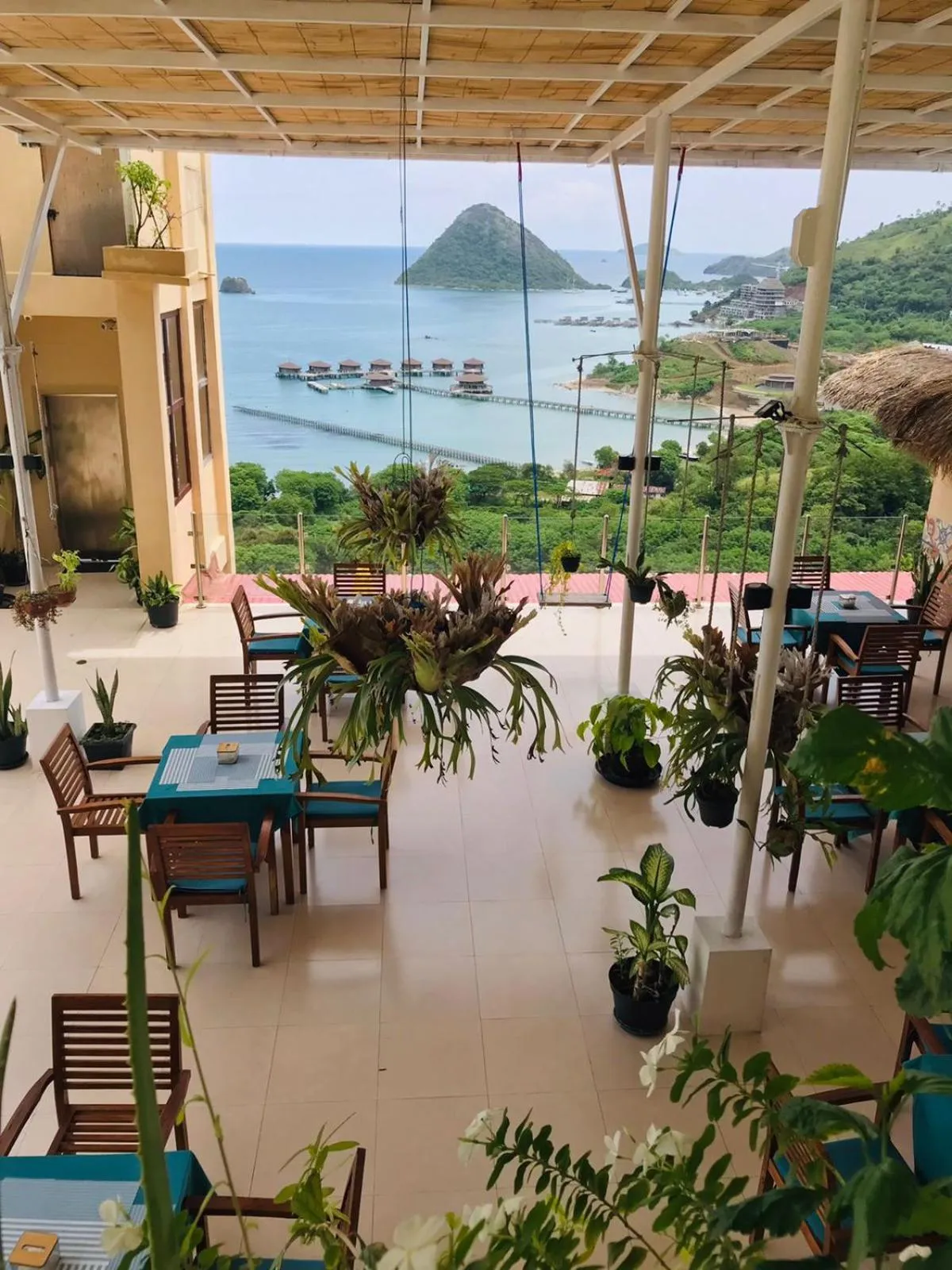 Restaurant/places to eat in Sunset Hill Hotel