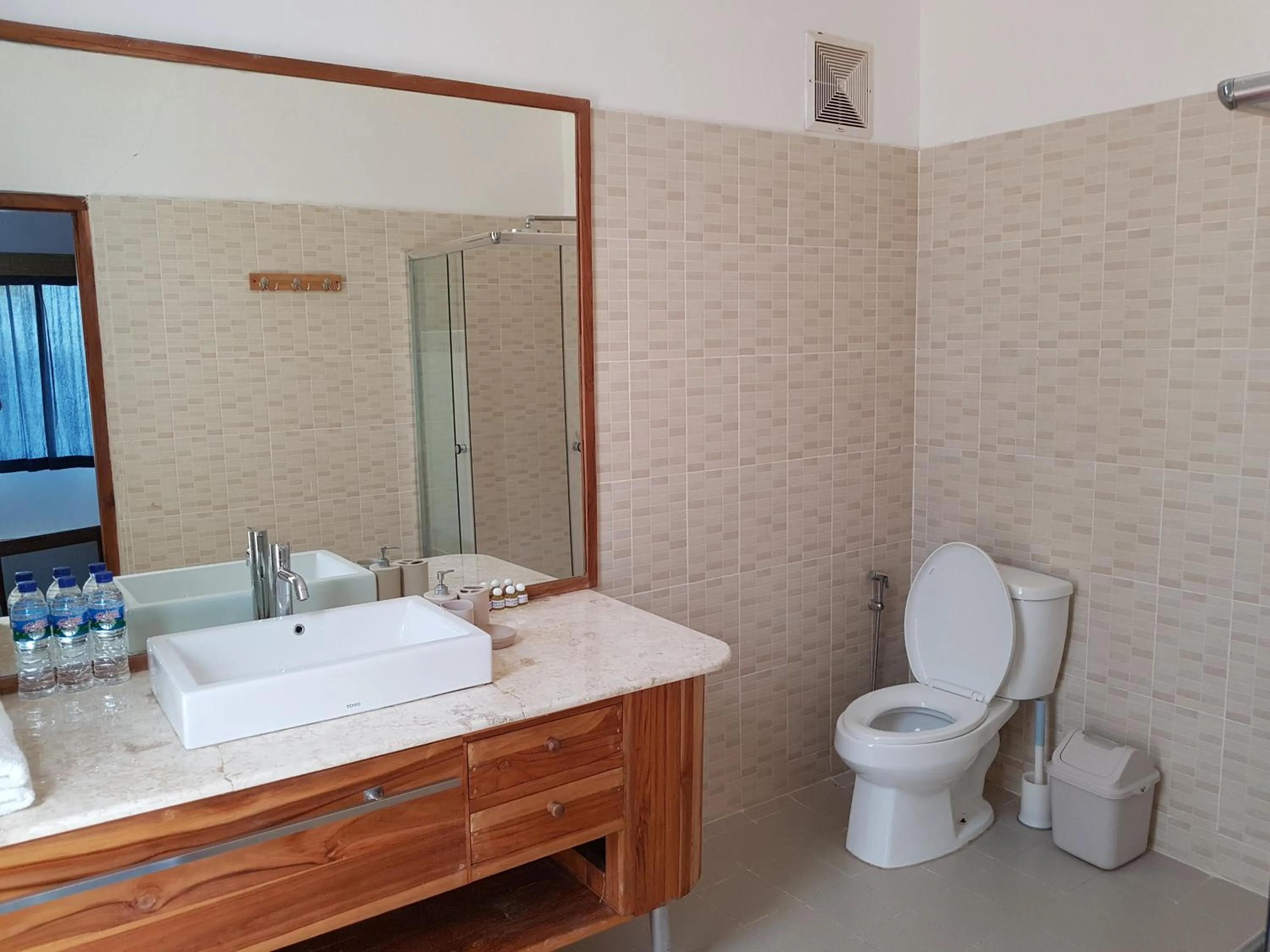 Bathroom in Sunset Hill Hotel