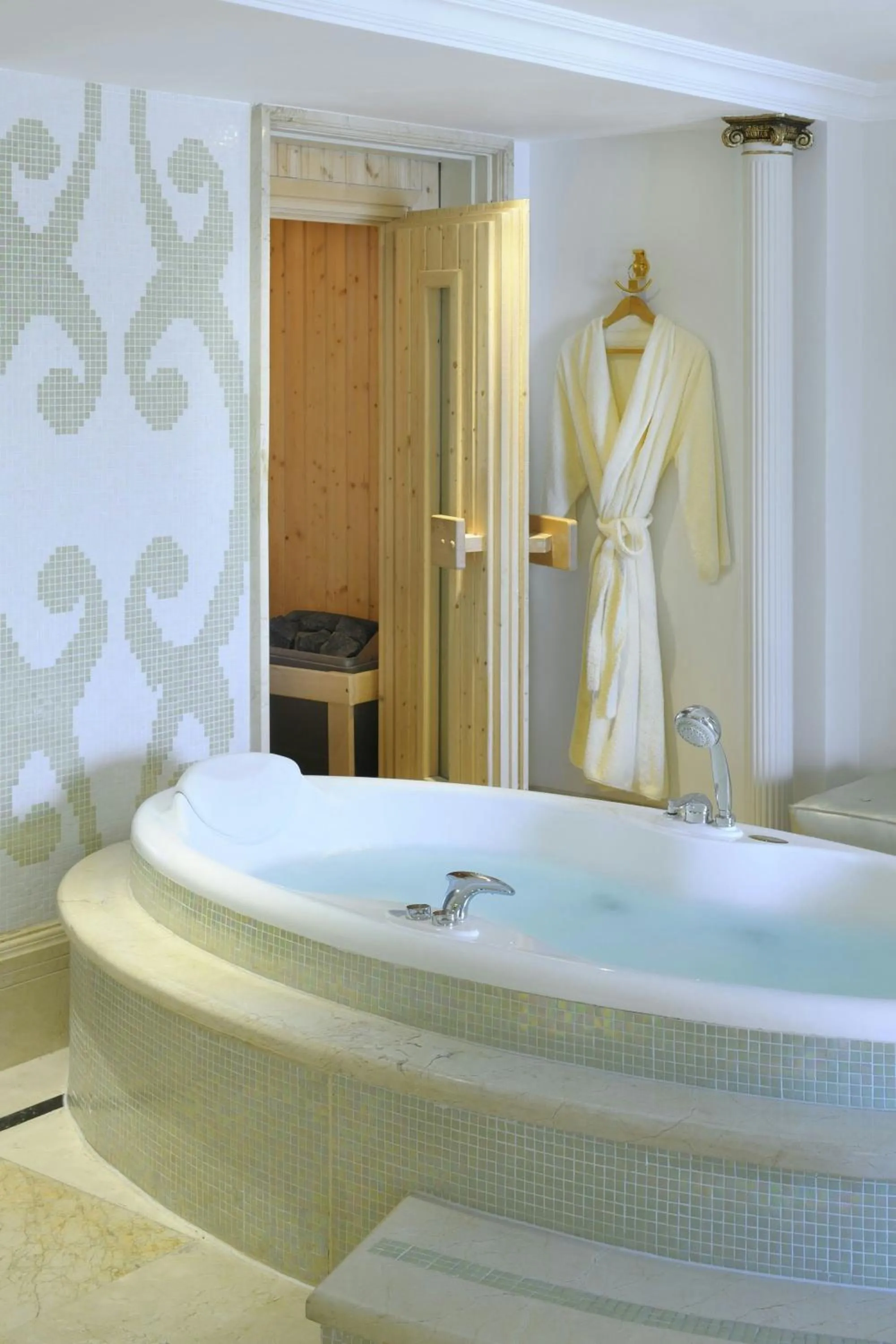 Bathroom in Cairo Marriott Hotel