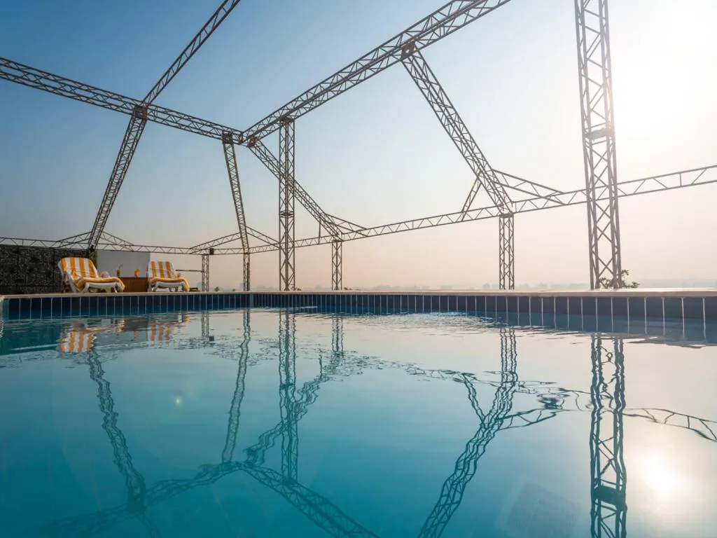 Swimming pool in Swiss Inn Nile Hotel