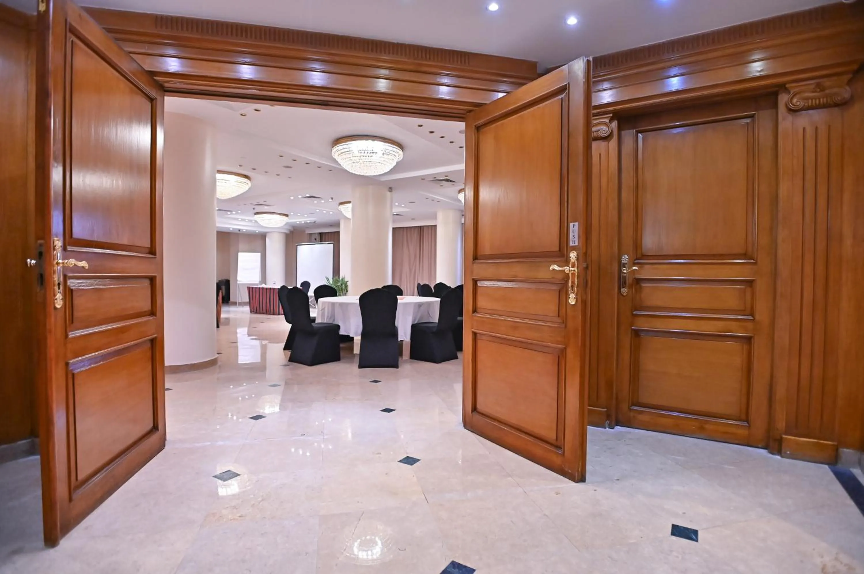 Meeting/conference room in Swiss Inn Nile Hotel