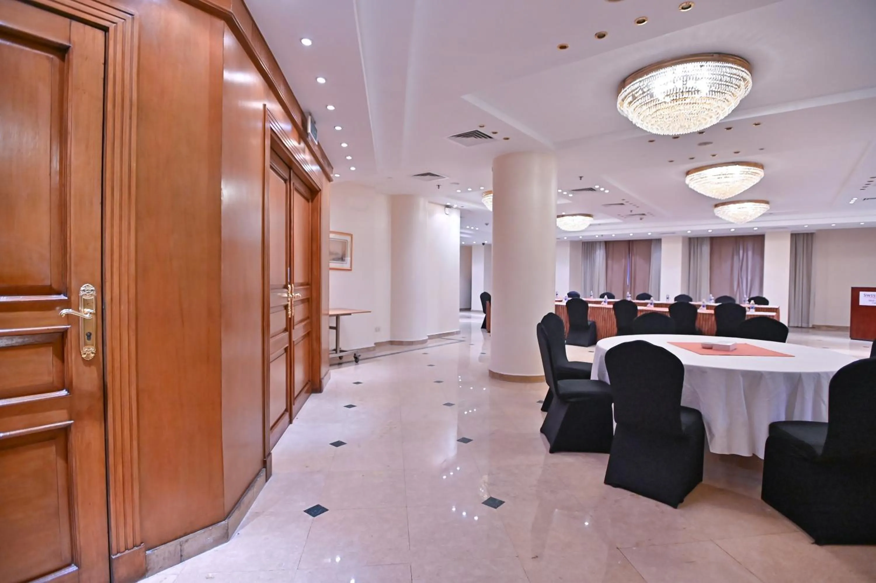 Meeting/conference room in Swiss Inn Nile Hotel