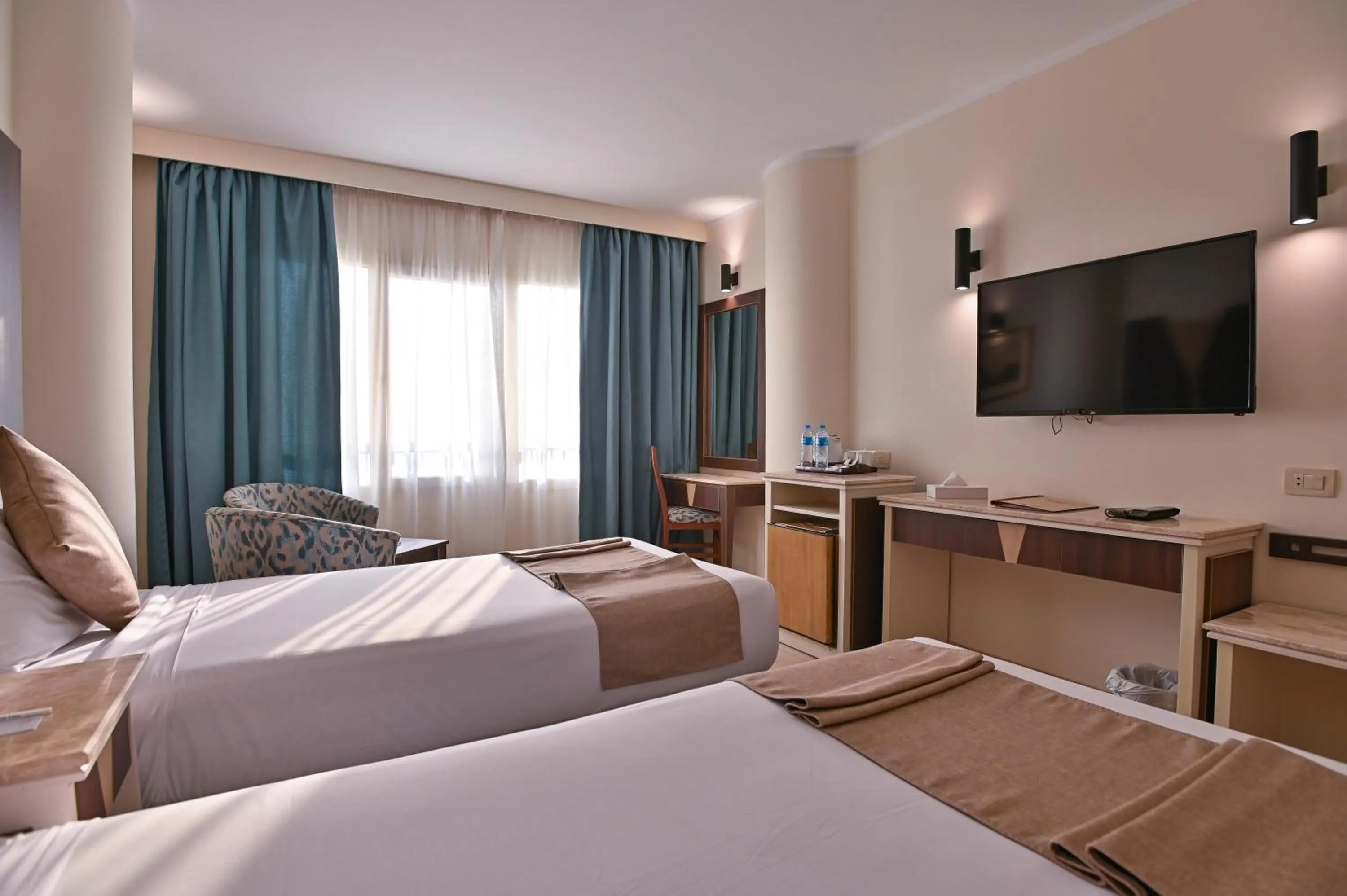 Bedroom, Bed in Swiss Inn Nile Hotel