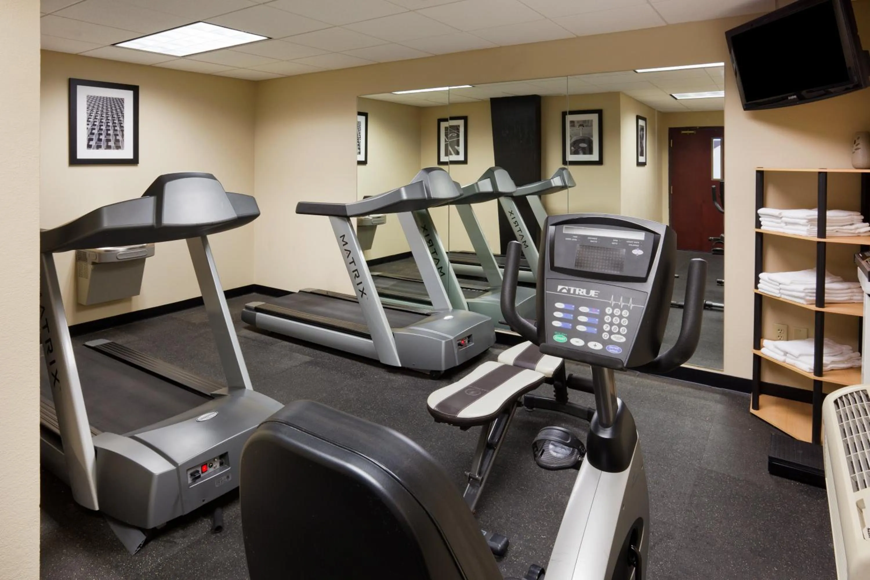Fitness centre/facilities in Holiday Inn Express & Suites Aberdeen by IHG