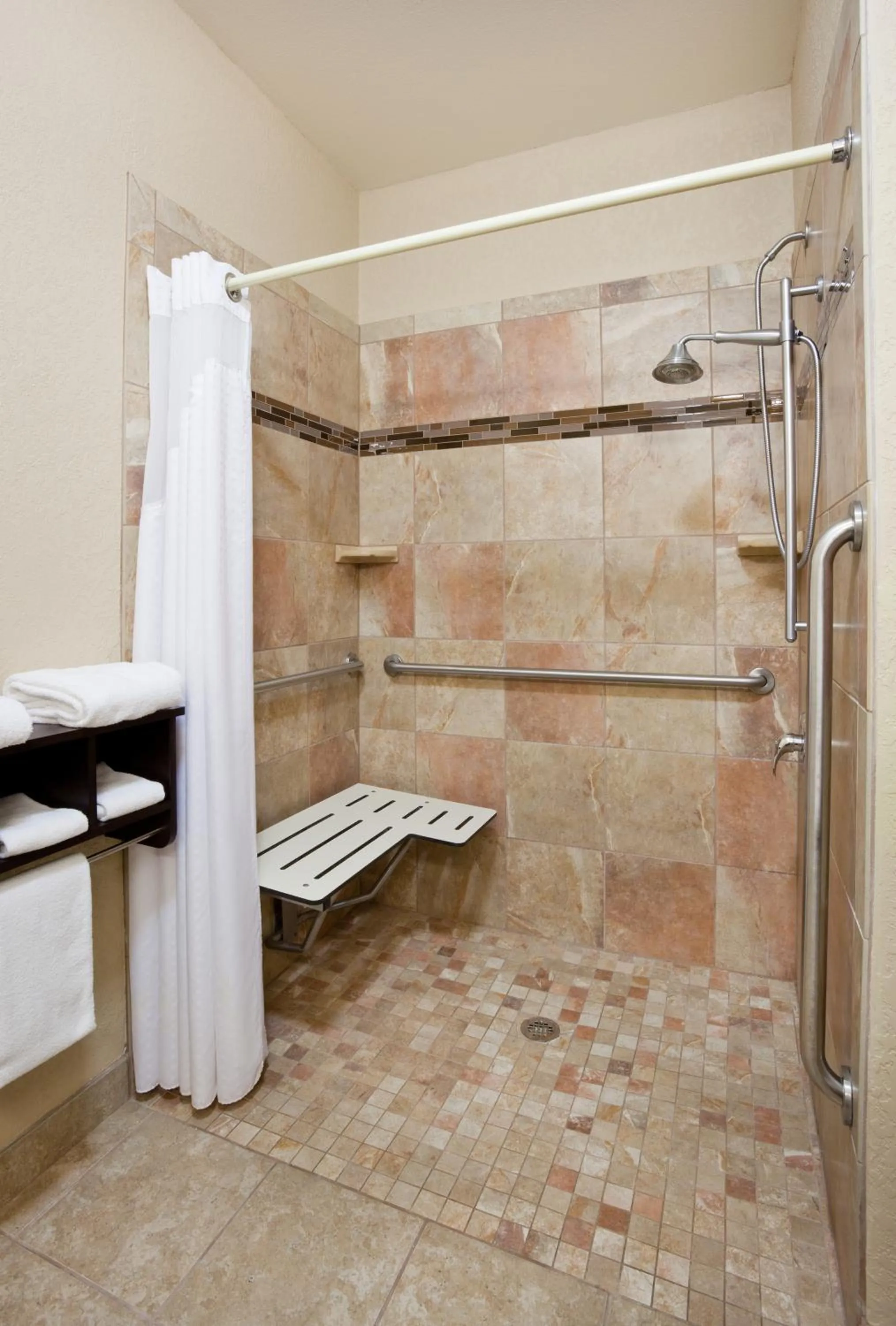 Bathroom in Holiday Inn Express & Suites Aberdeen by IHG