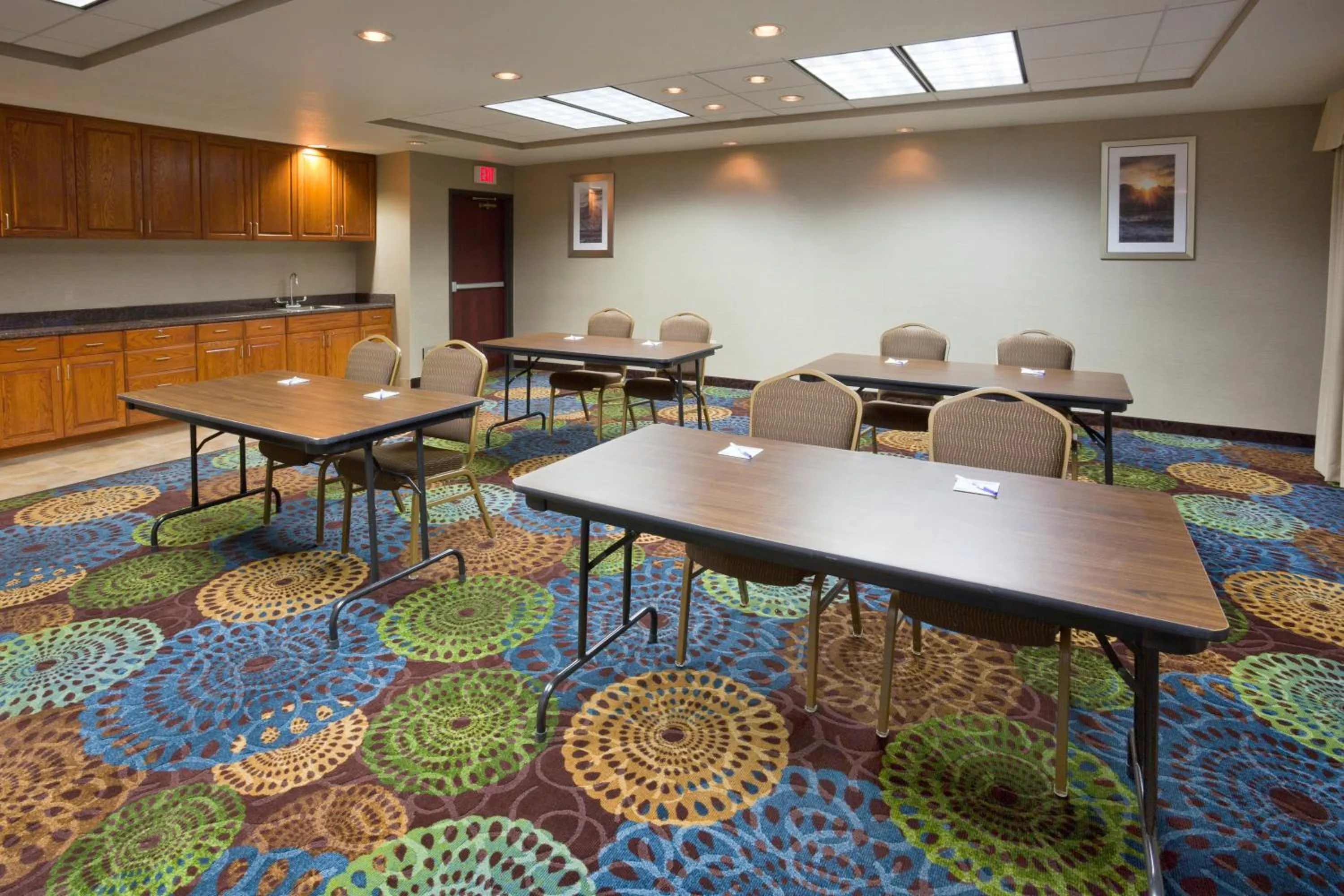 Meeting/conference room in Holiday Inn Express & Suites Aberdeen by IHG