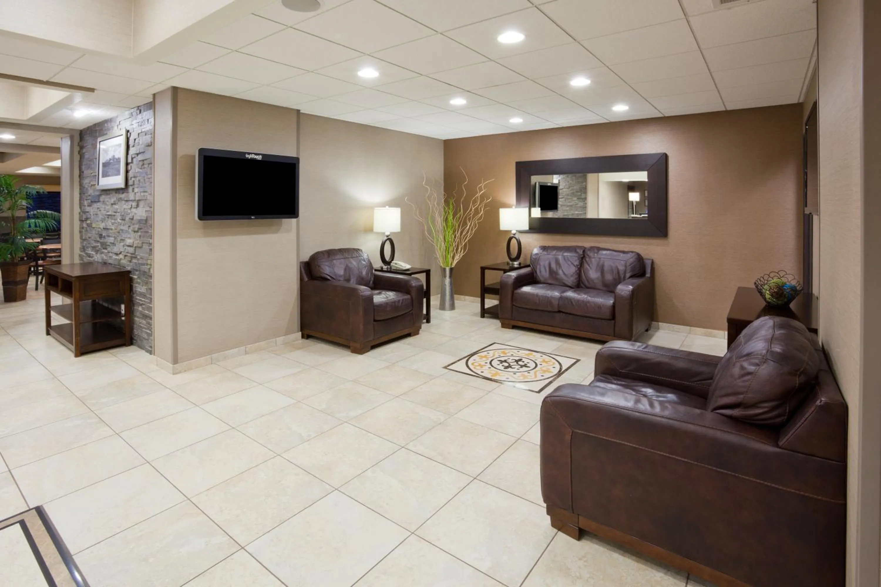 Lobby or reception in Holiday Inn Express & Suites Aberdeen by IHG