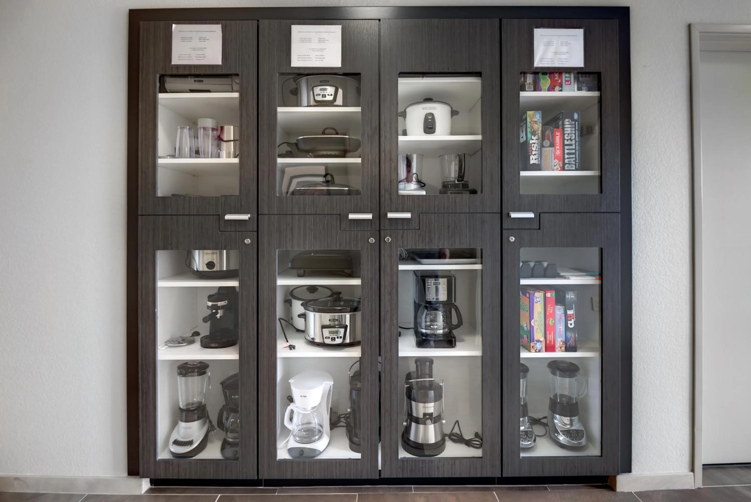 Kitchen or kitchenette in Candlewood Suites Waco by IHG