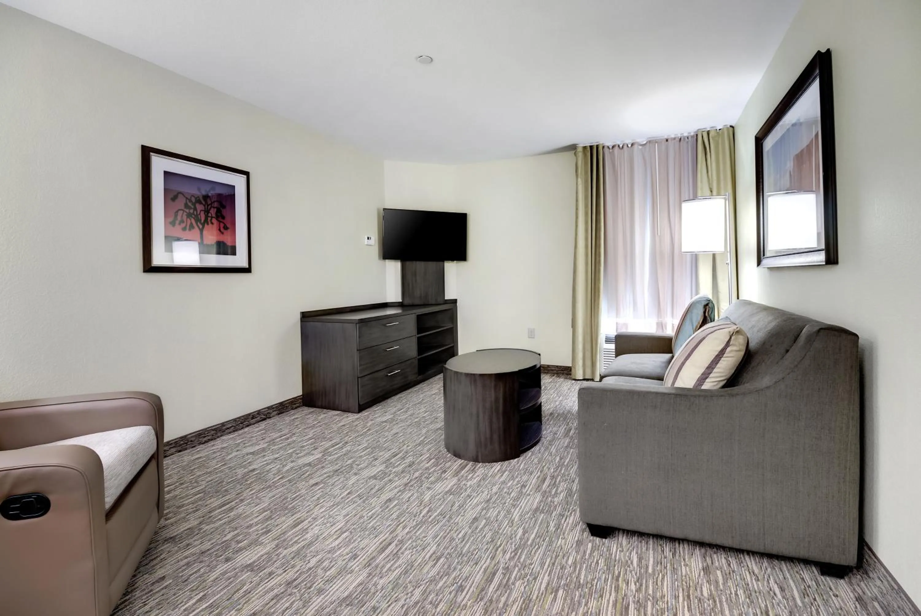 Living room in Candlewood Suites Waco by IHG
