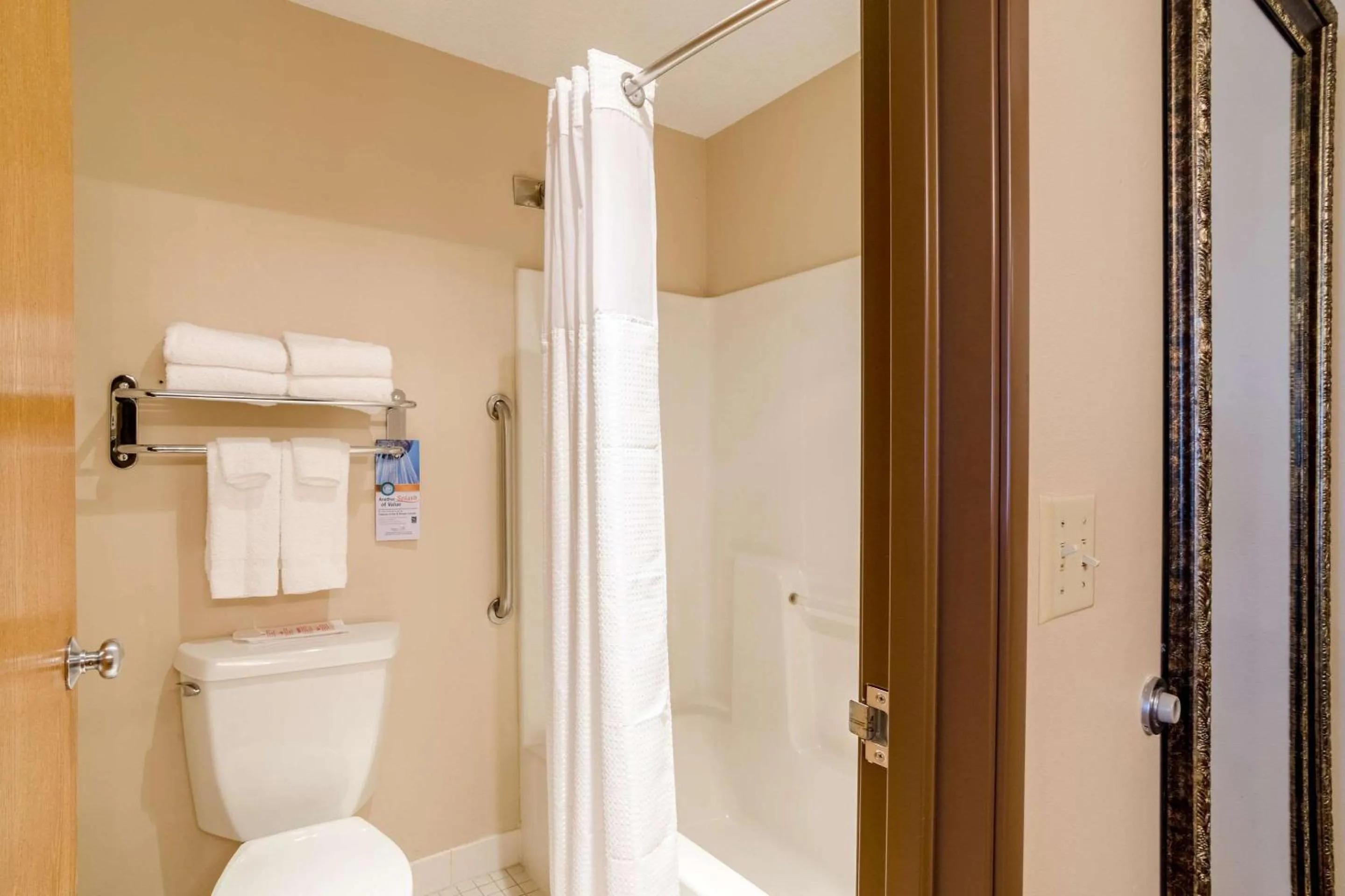 Bathroom in Quality Inn Alliance