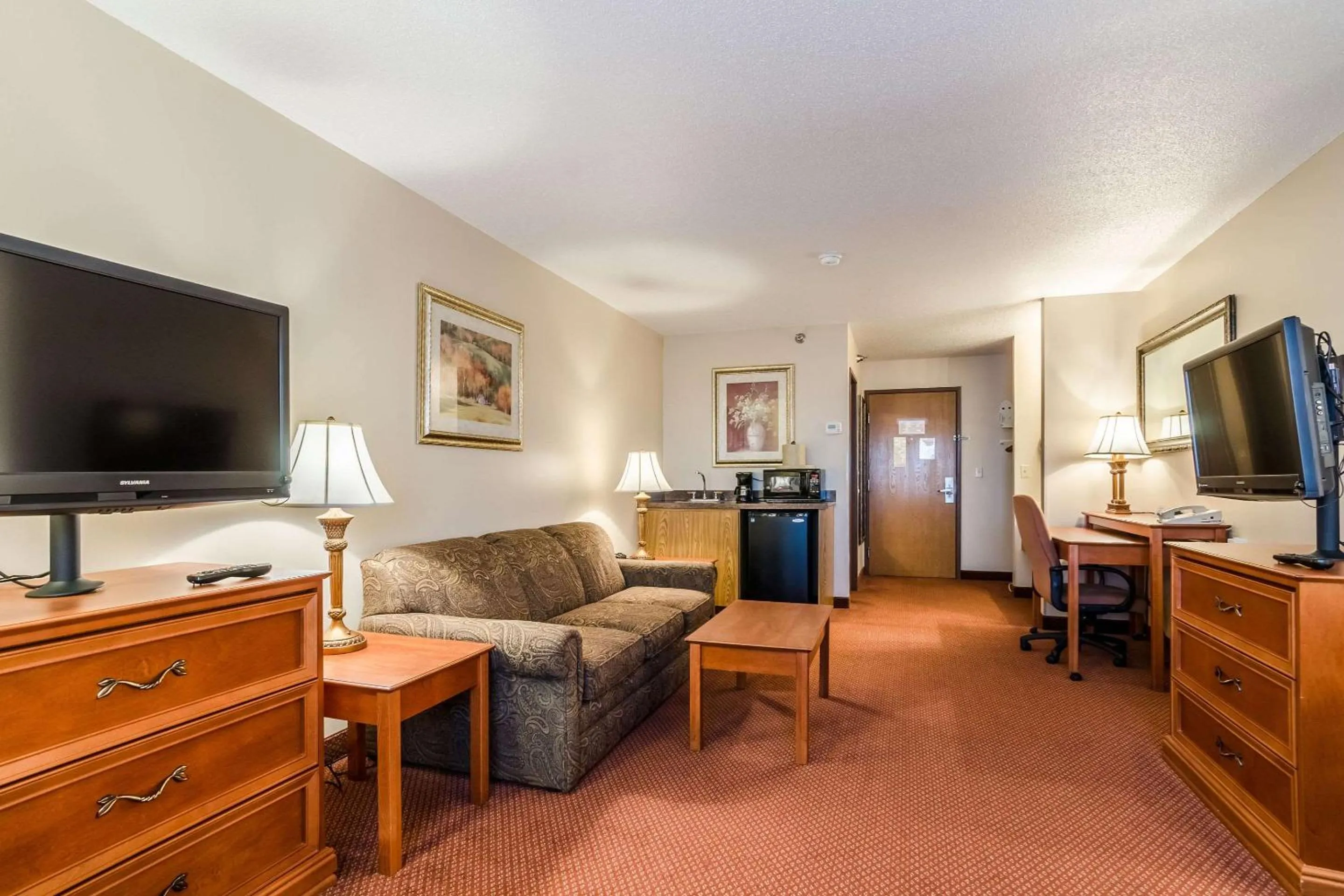 Bedroom in Quality Inn Alliance