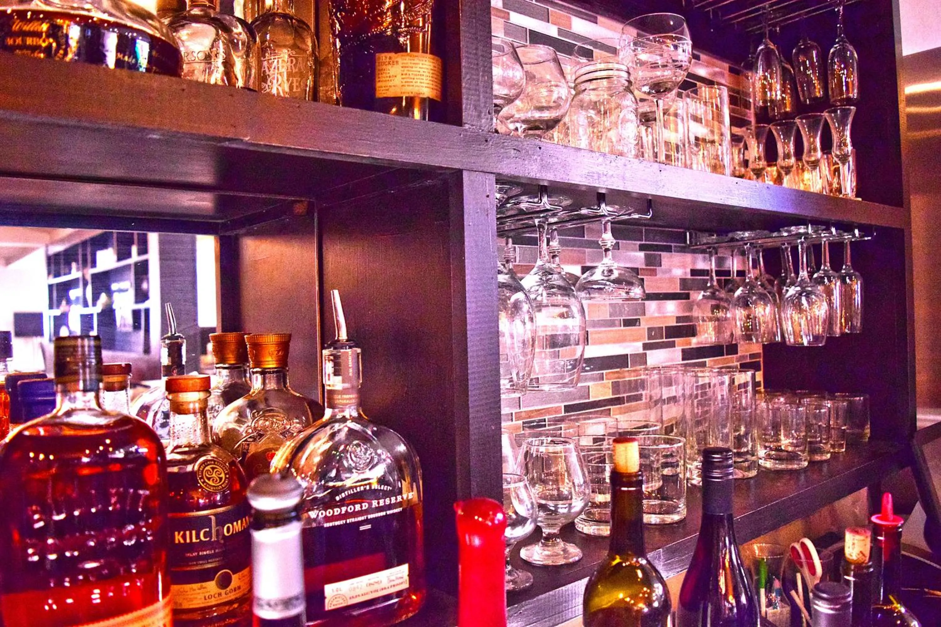 Lounge or bar in Holiday Inn Alexandria - Downtown by IHG