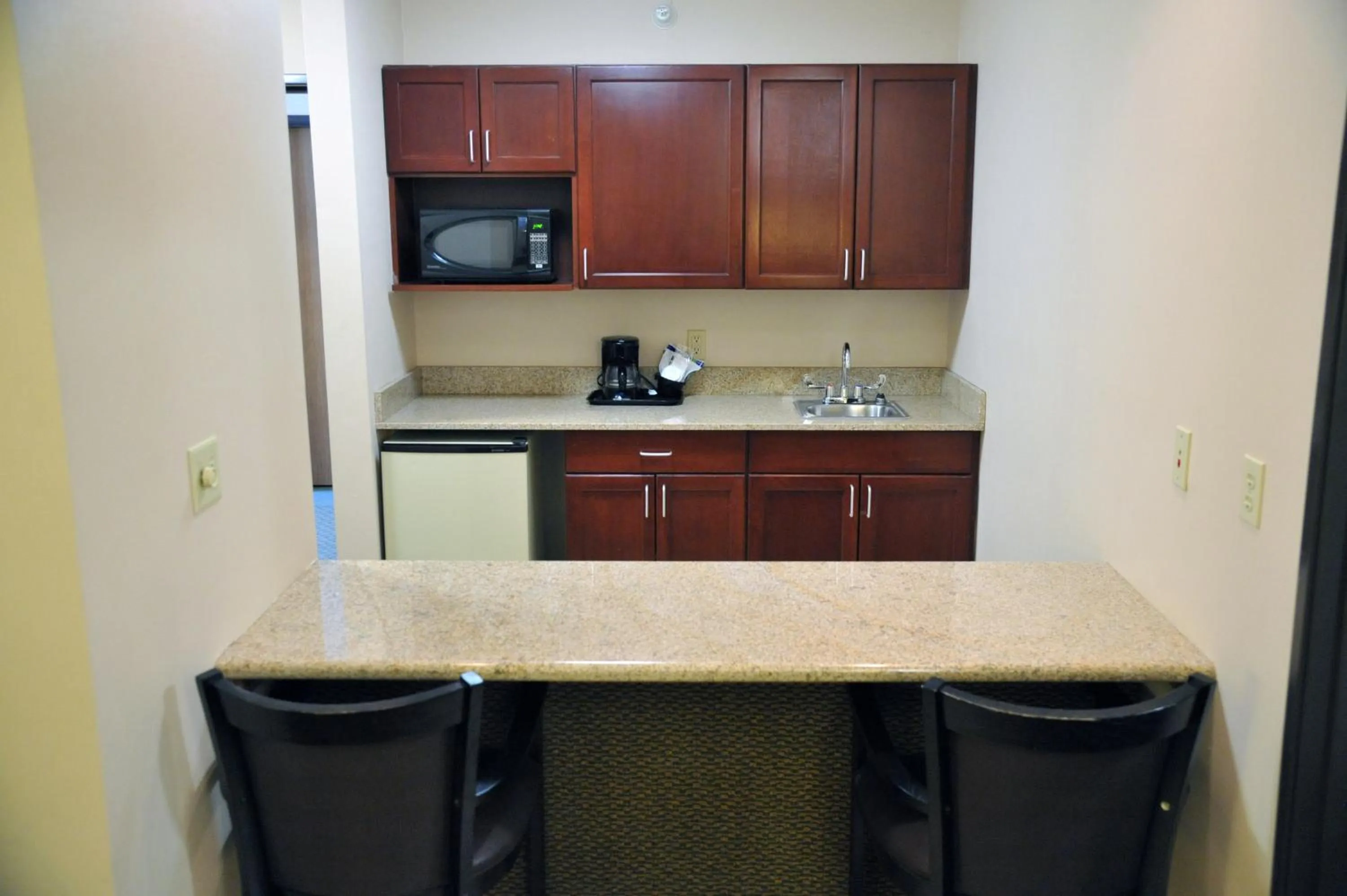 Kitchen or kitchenette in Wingate by Wyndham Ashland