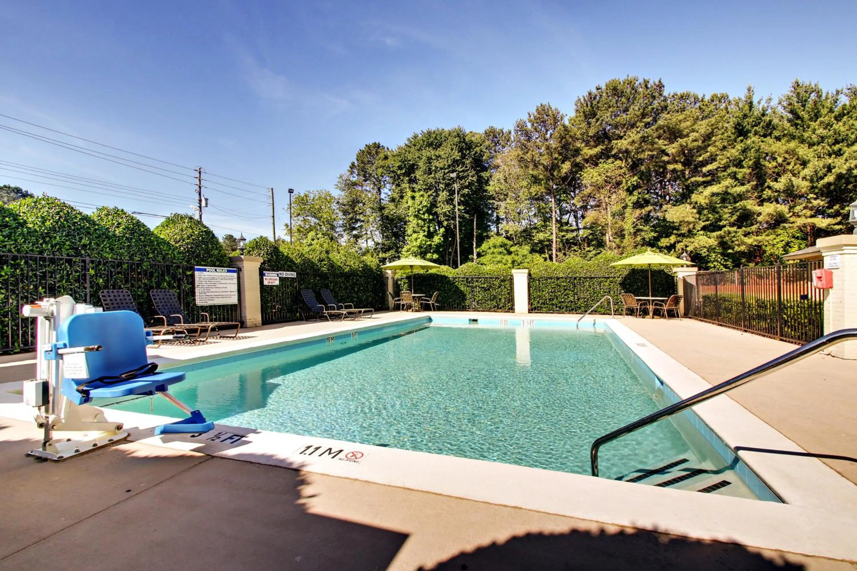 Swimming pool in Holiday Inn Express - Atlanta-Kennesaw by IHG