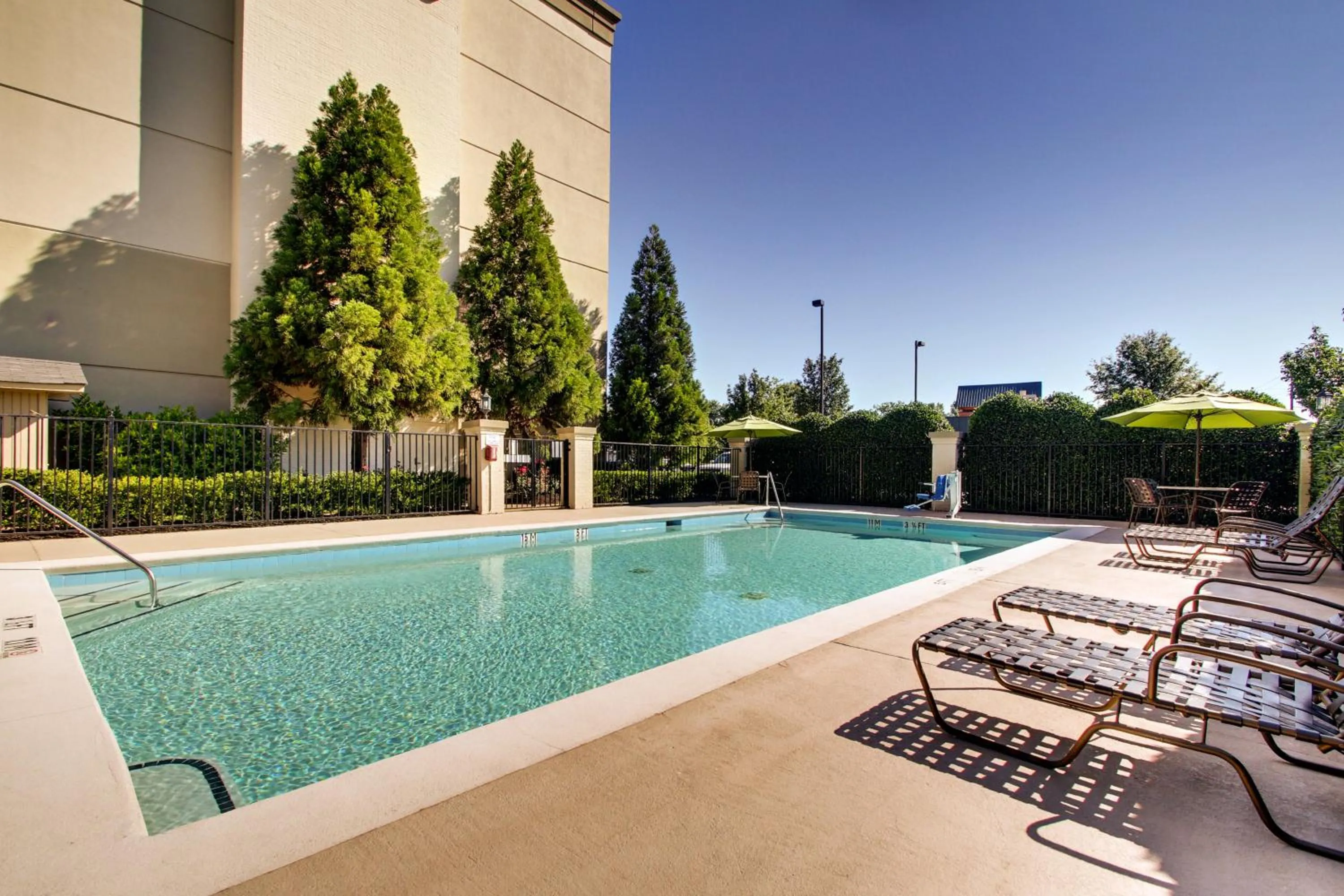 Swimming pool in Holiday Inn Express - Atlanta-Kennesaw by IHG