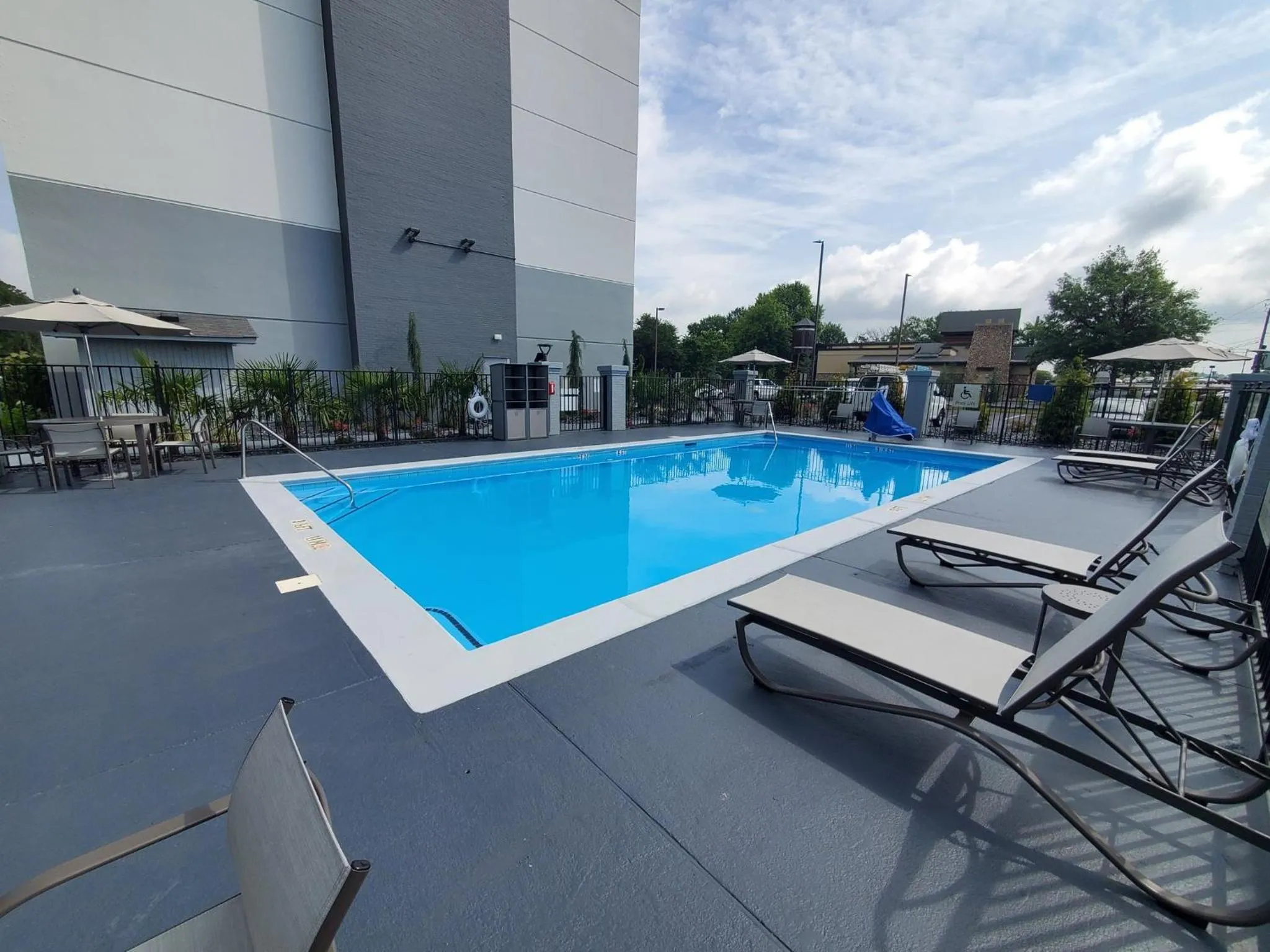 Swimming pool in Holiday Inn Express - Atlanta-Kennesaw by IHG