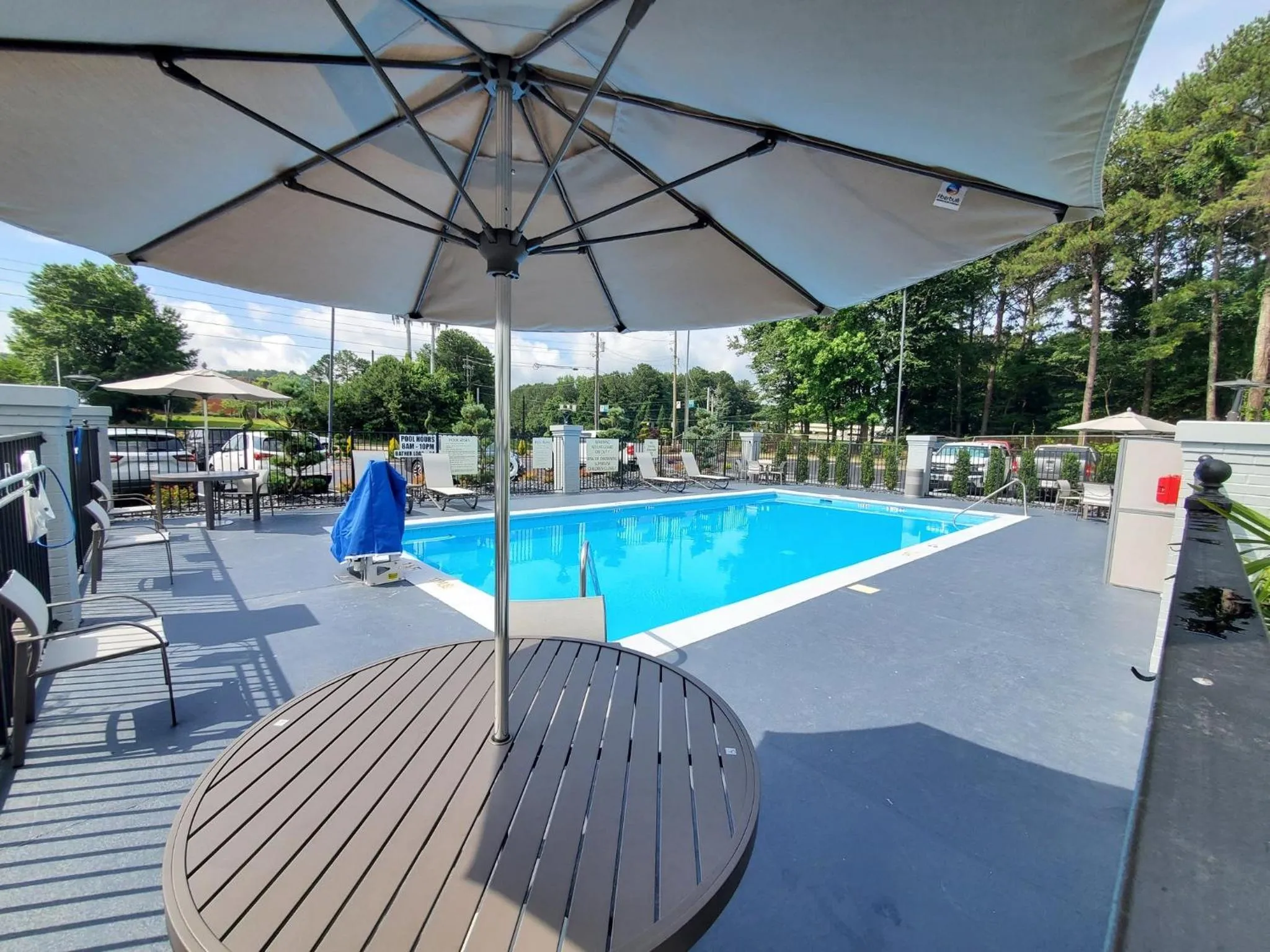 Swimming pool in Holiday Inn Express - Atlanta-Kennesaw by IHG