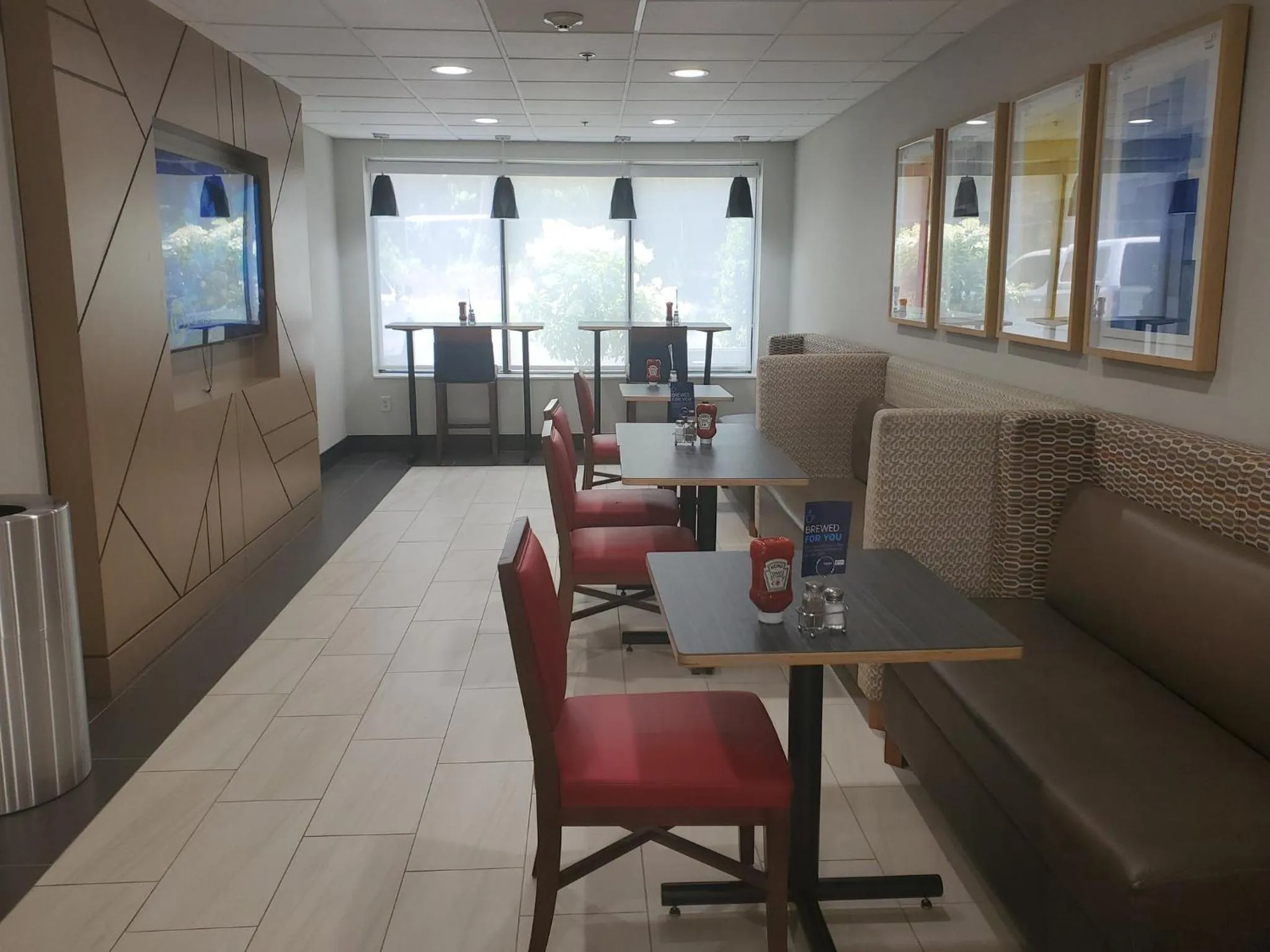 Breakfast in Holiday Inn Express - Atlanta-Kennesaw by IHG