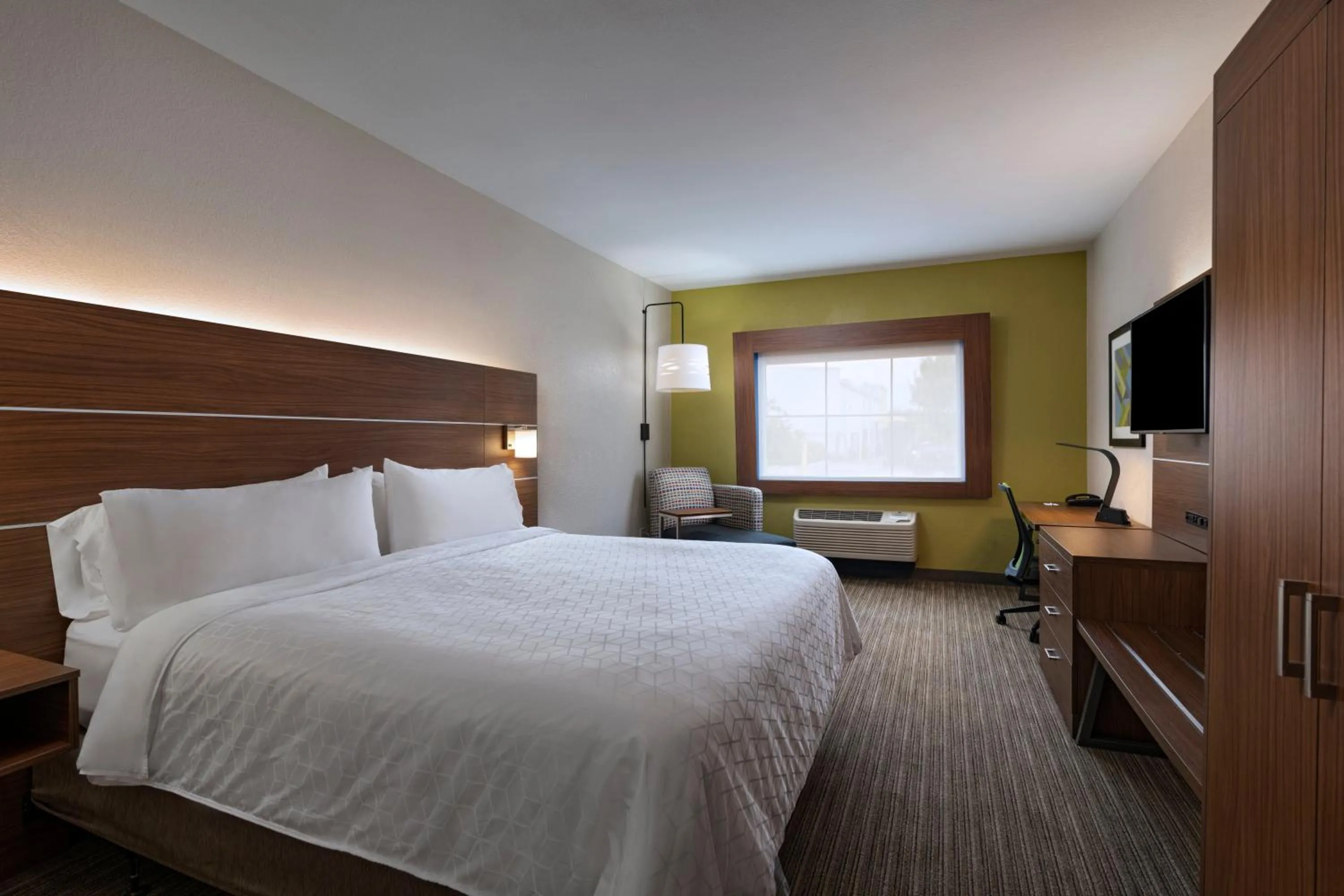Photo of the whole room, Bed in Holiday Inn Express & Suites Cedar Park (Nw Austin) by IHG