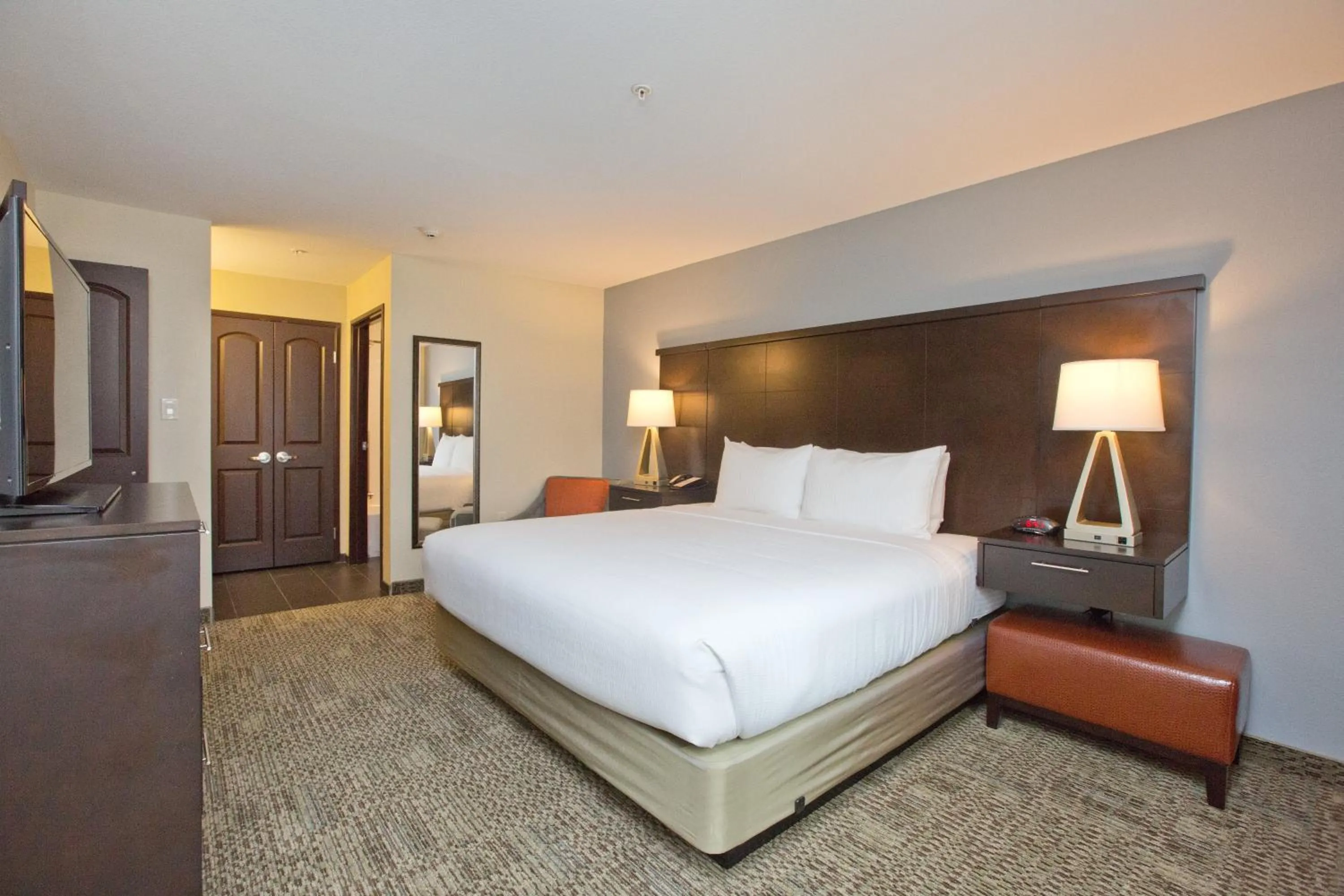 Photo of the whole room, Bed in Staybridge Suites Austin South Interstate Hwy 35 by IHG