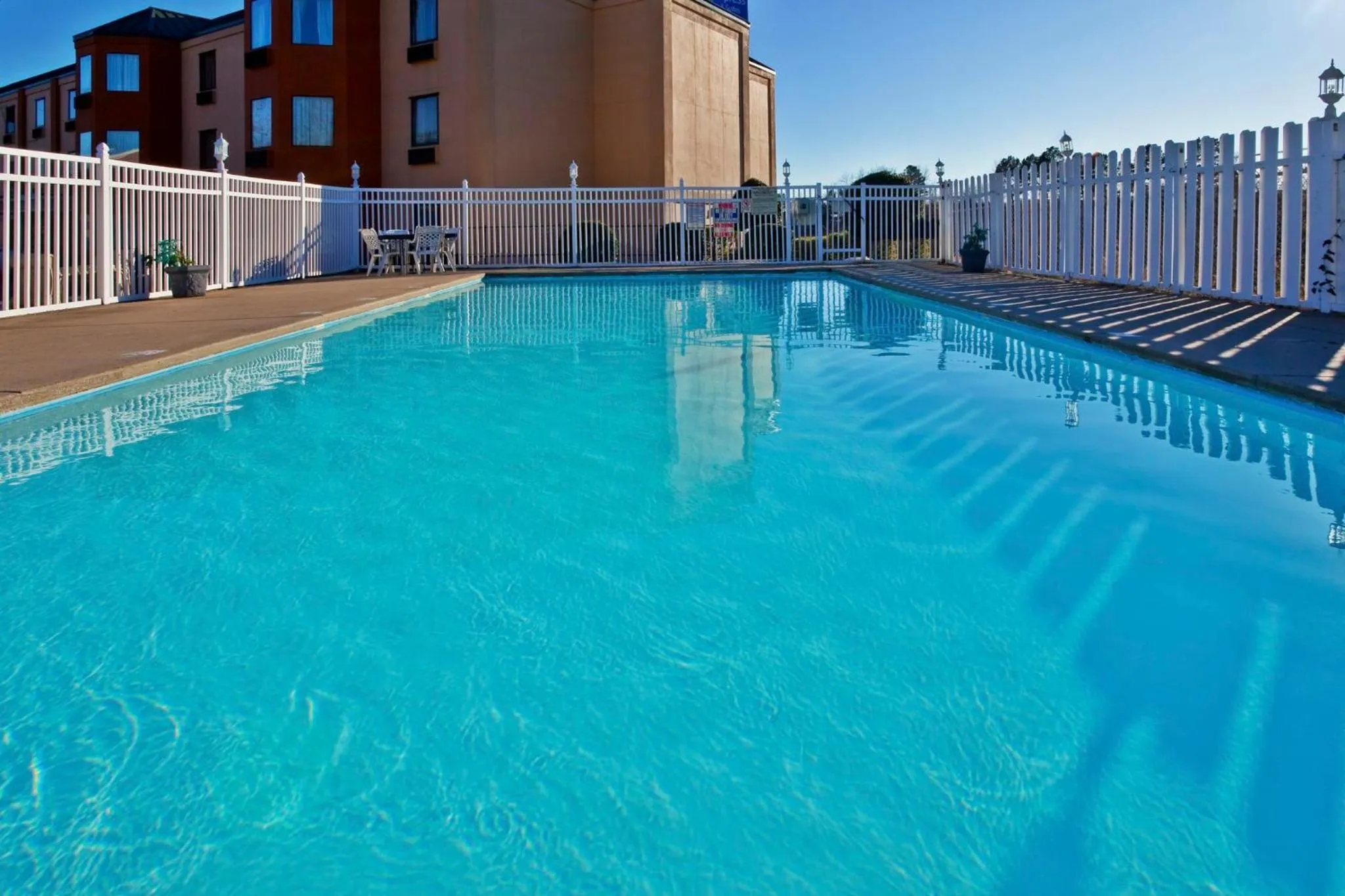 Swimming pool in Holiday Inn Express & Suites Nashville-I-40 & I-24(Spence Lane) by IHG