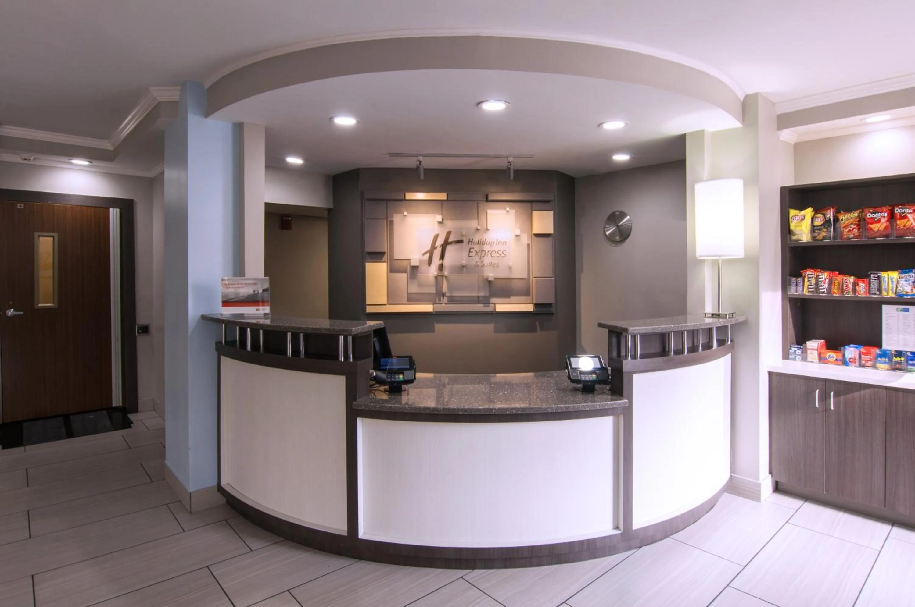 Lobby or reception in Holiday Inn Express & Suites Nashville-I-40 & I-24(Spence Lane) by IHG