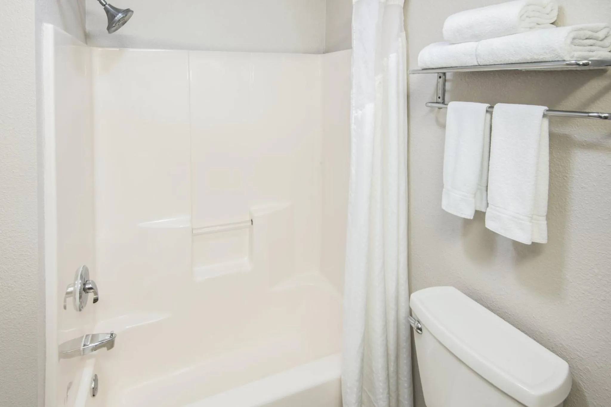 Photo of the whole room in Holiday Inn Express Cleveland Airport - Brook Park by IHG