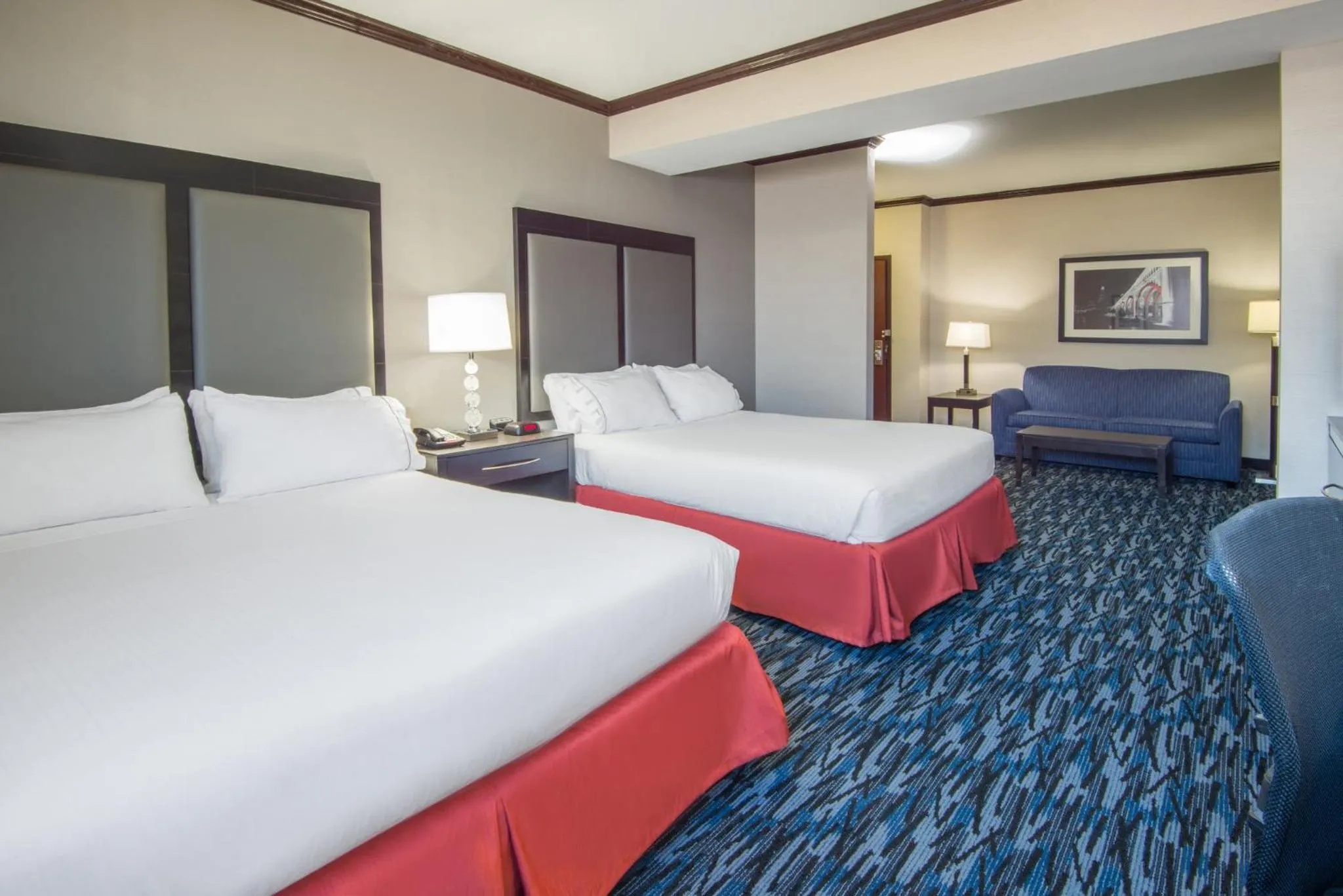 Bed in Holiday Inn Express Cleveland Airport - Brook Park by IHG