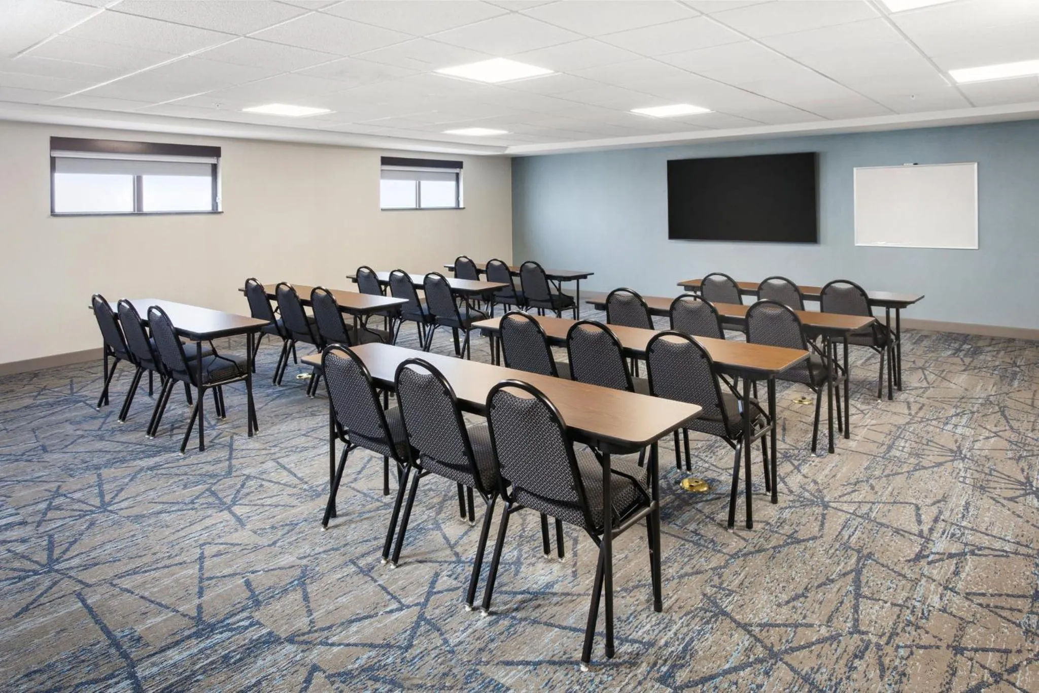 Meeting/conference room in Holiday Inn Express Cleveland Airport - Brook Park by IHG