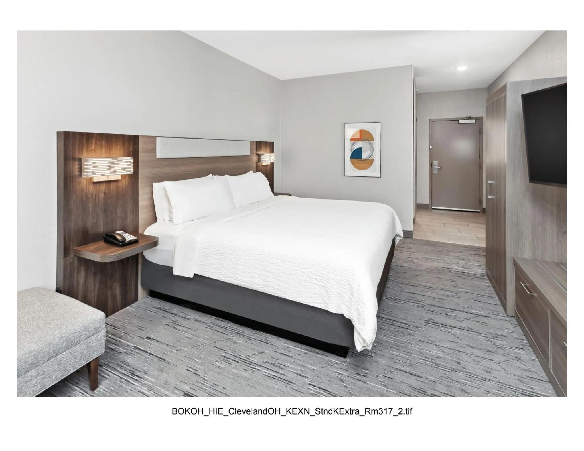 Bed in Holiday Inn Express Cleveland Airport - Brook Park by IHG