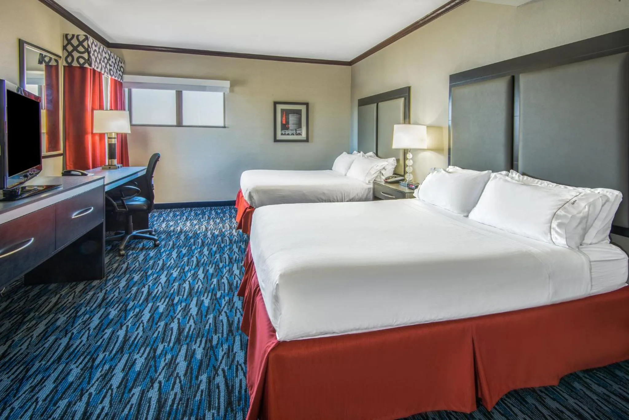 Bed in Holiday Inn Express Cleveland Airport - Brook Park by IHG