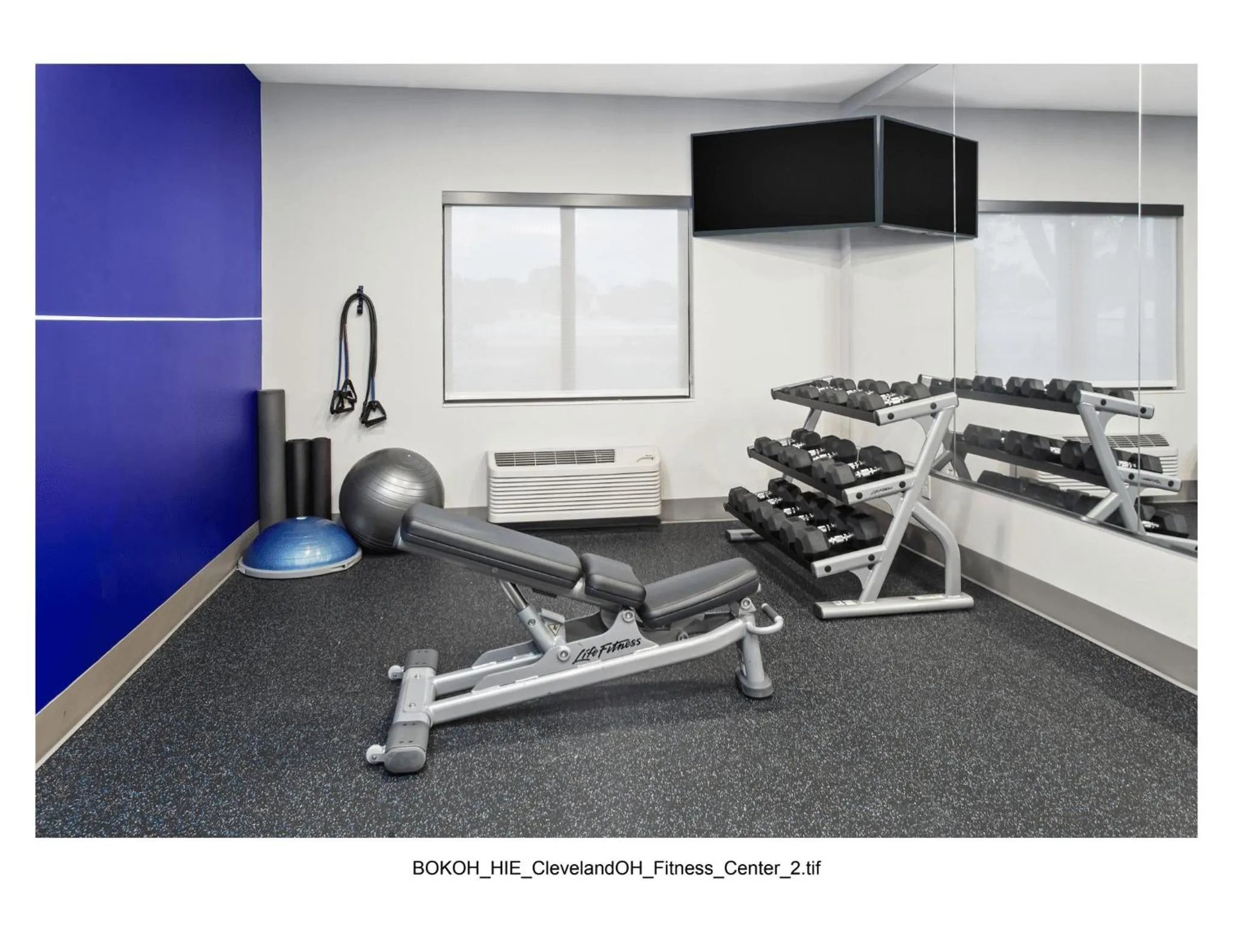Fitness centre/facilities in Holiday Inn Express Cleveland Airport - Brook Park by IHG