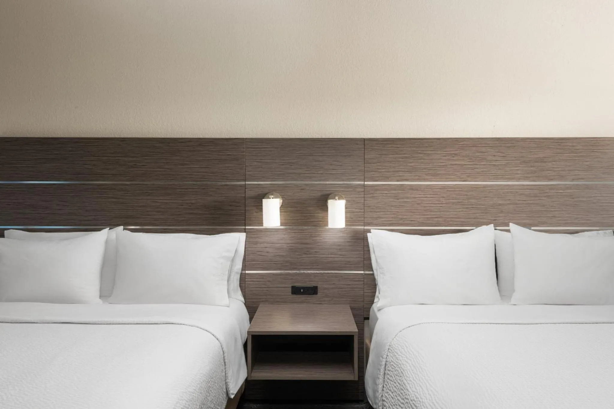 Photo of the whole room, Bed in Holiday Inn Express & Suites Boynton Beach by IHG