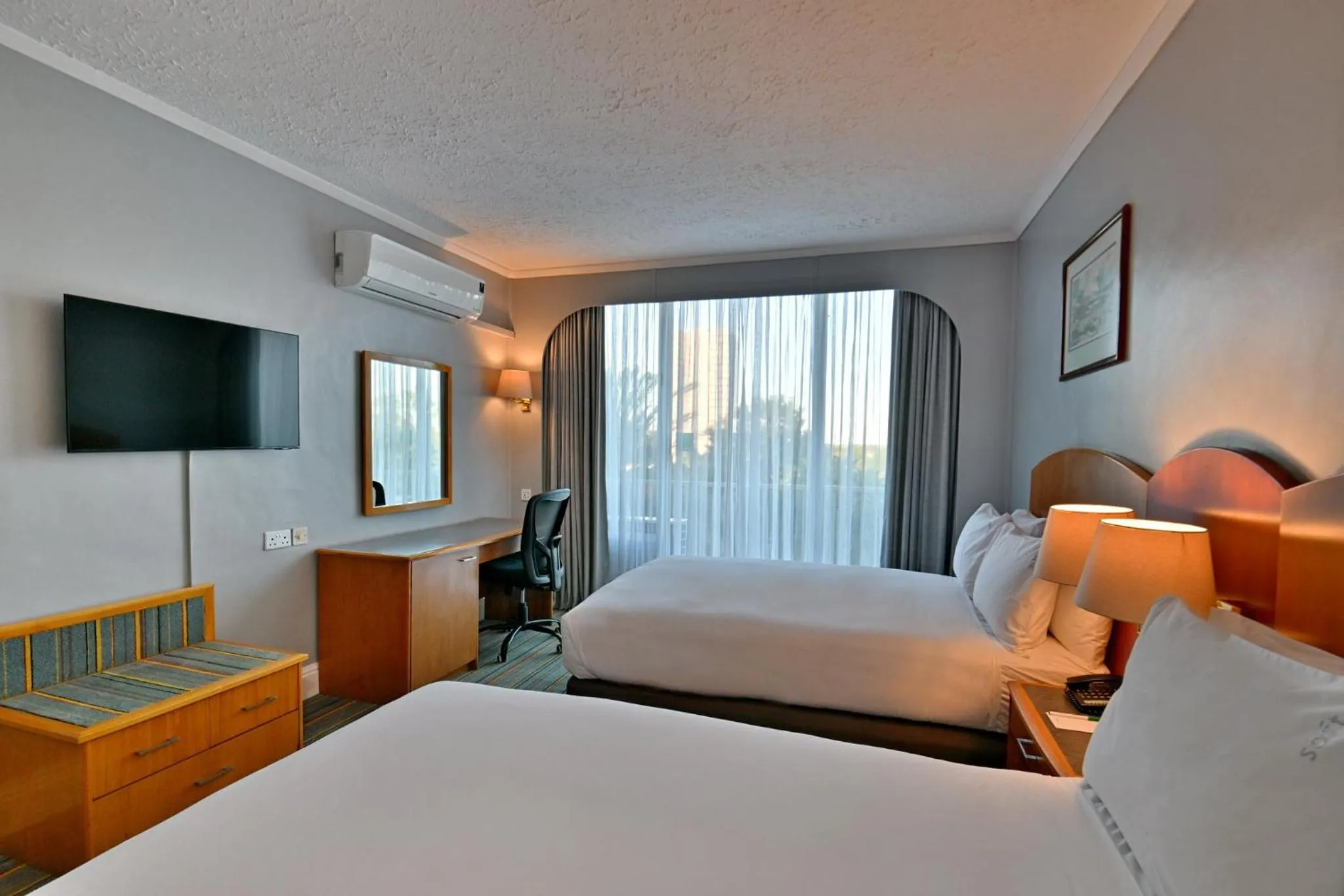 Photo of the whole room, Bed in Holiday Inn - Bulawayo by IHG
