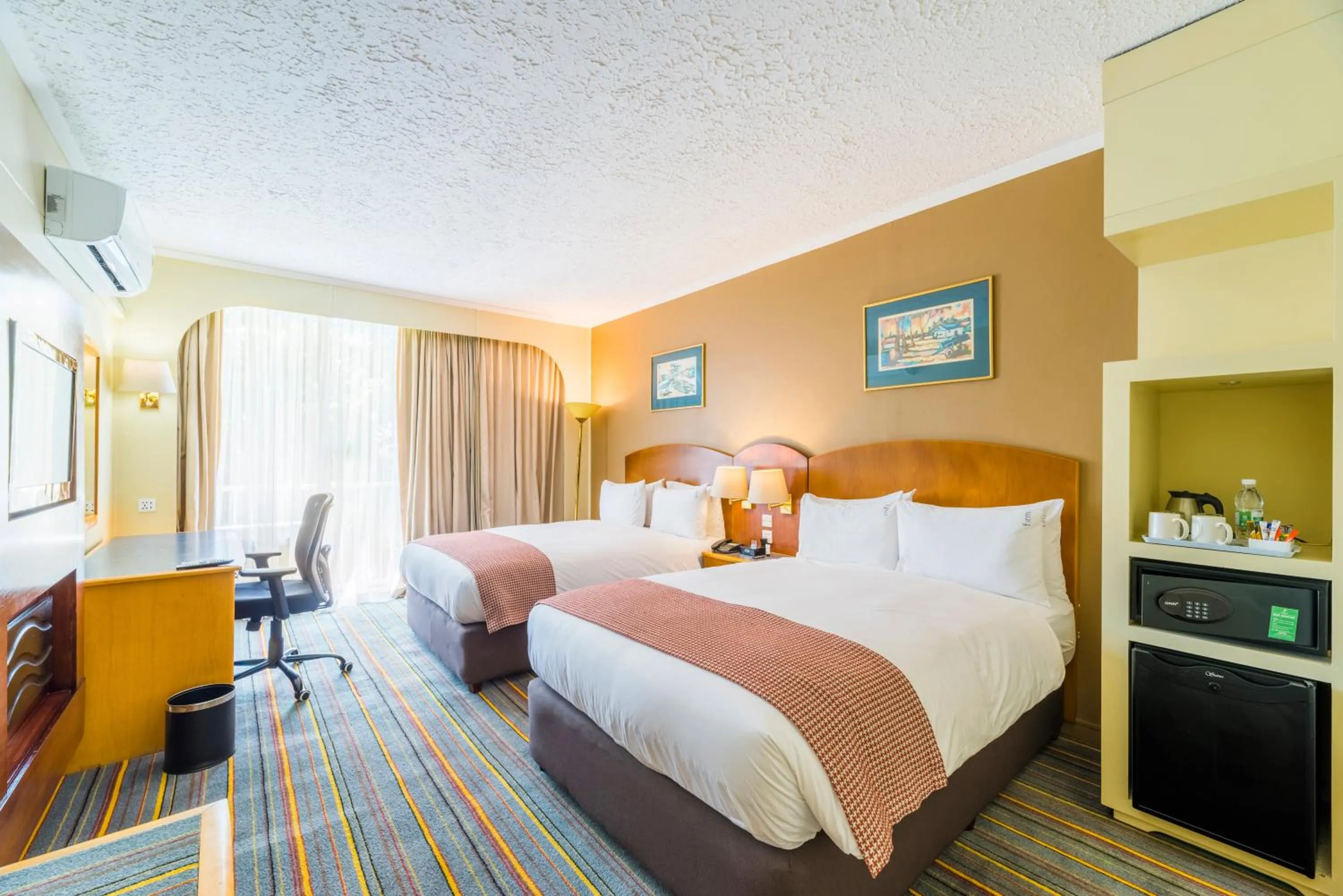 Bedroom, Bed in Holiday Inn - Bulawayo by IHG