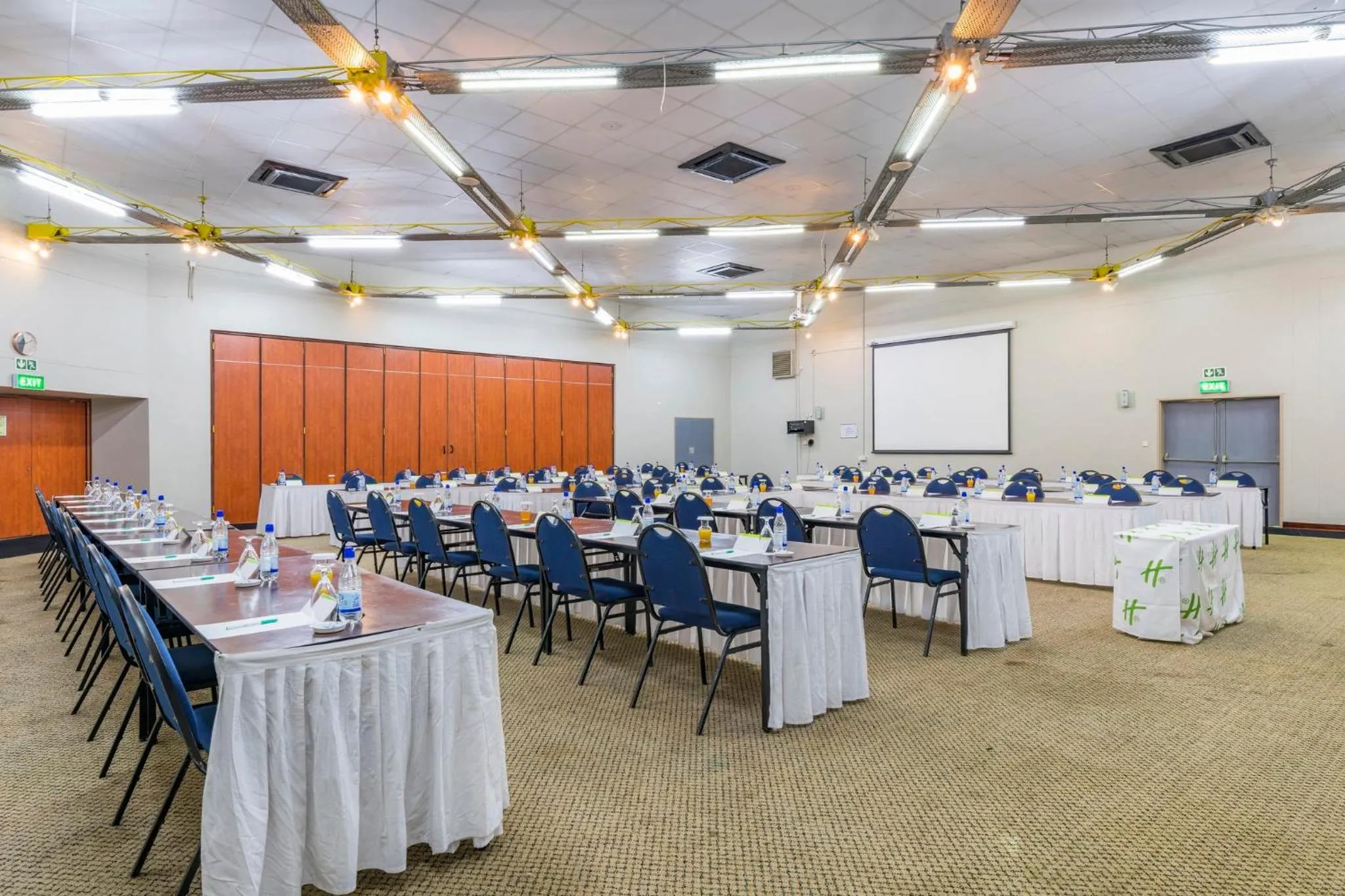 Meeting/conference room in Holiday Inn - Bulawayo by IHG