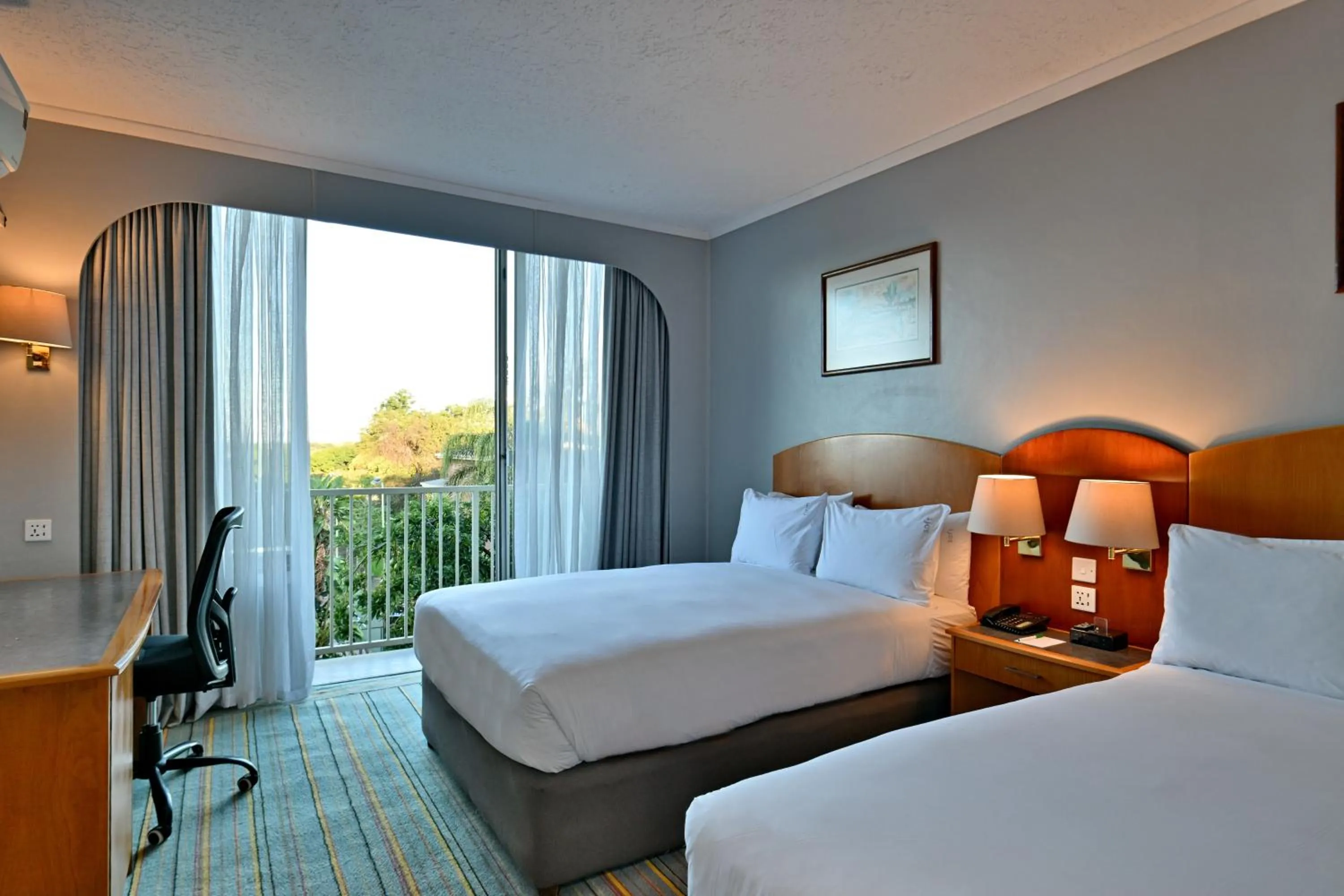 Bedroom, Bed in Holiday Inn - Bulawayo by IHG