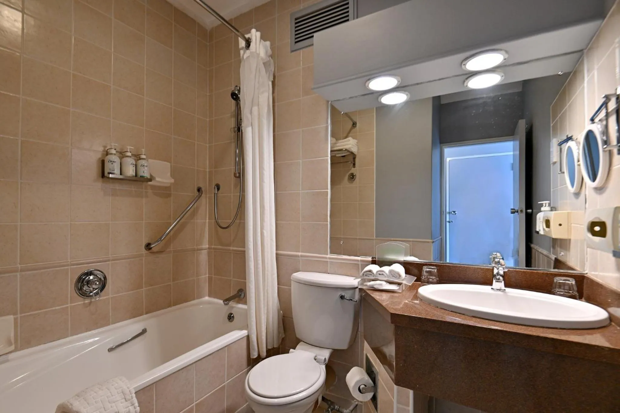 Bathroom in Holiday Inn - Bulawayo by IHG