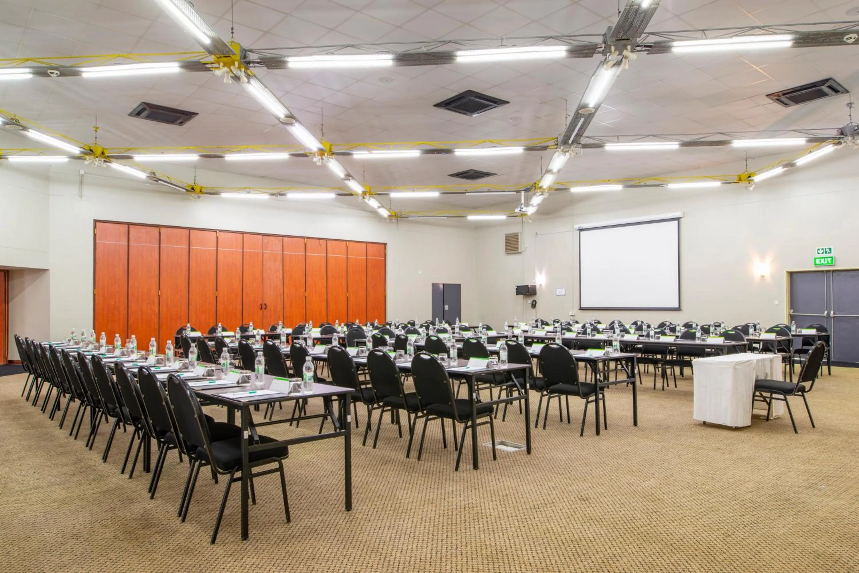 Meeting/conference room in Holiday Inn - Bulawayo by IHG