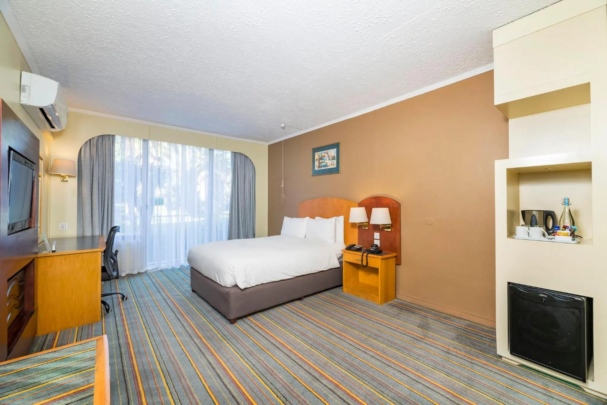 Photo of the whole room, Bed in Holiday Inn - Bulawayo by IHG