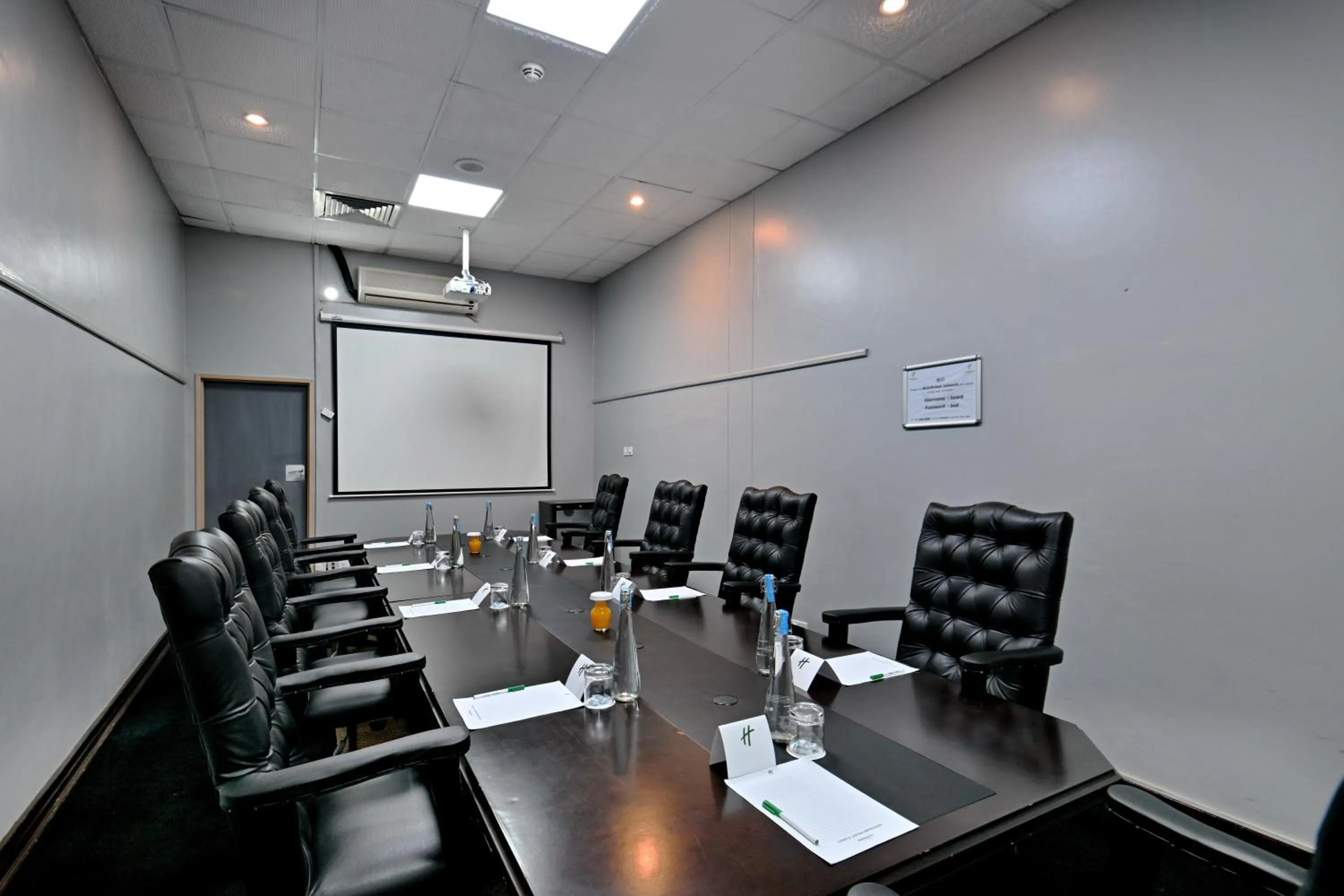 Meeting/conference room in Holiday Inn - Bulawayo by IHG