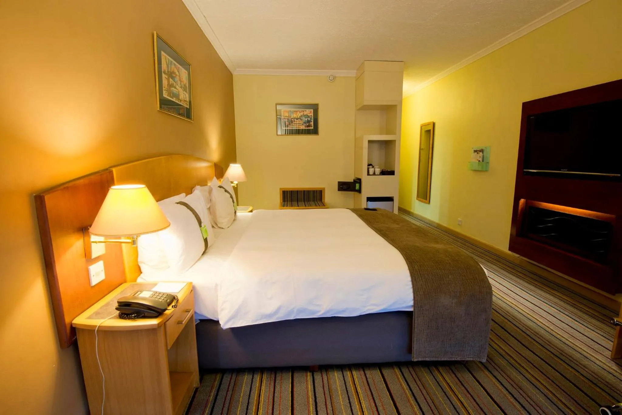Photo of the whole room, Bed in Holiday Inn - Bulawayo by IHG