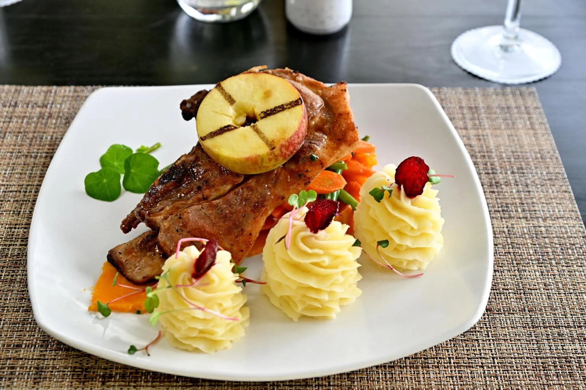 Restaurant/places to eat in Holiday Inn - Bulawayo by IHG