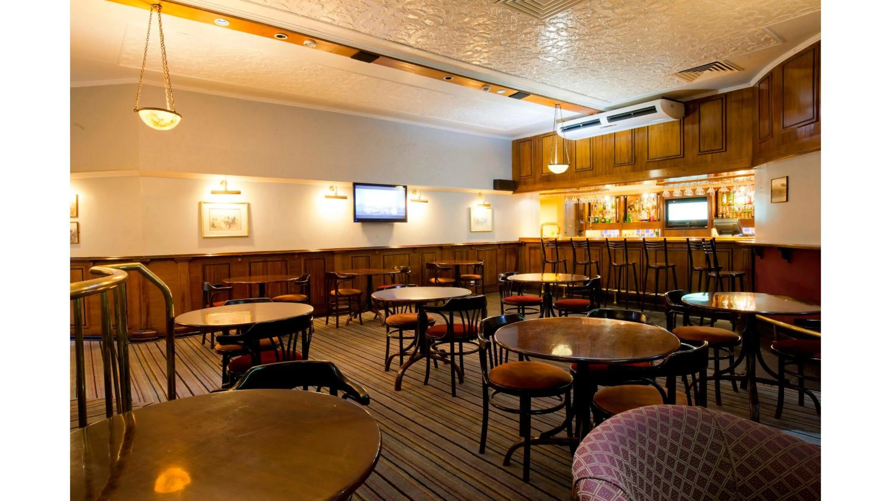 Lounge or bar in Holiday Inn - Bulawayo by IHG