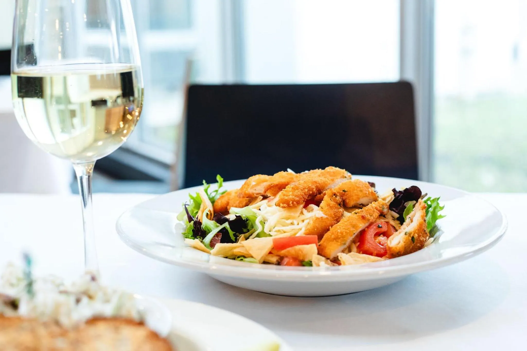 Restaurant/places to eat in Holiday Inn Cleveland-Mayfield by IHG