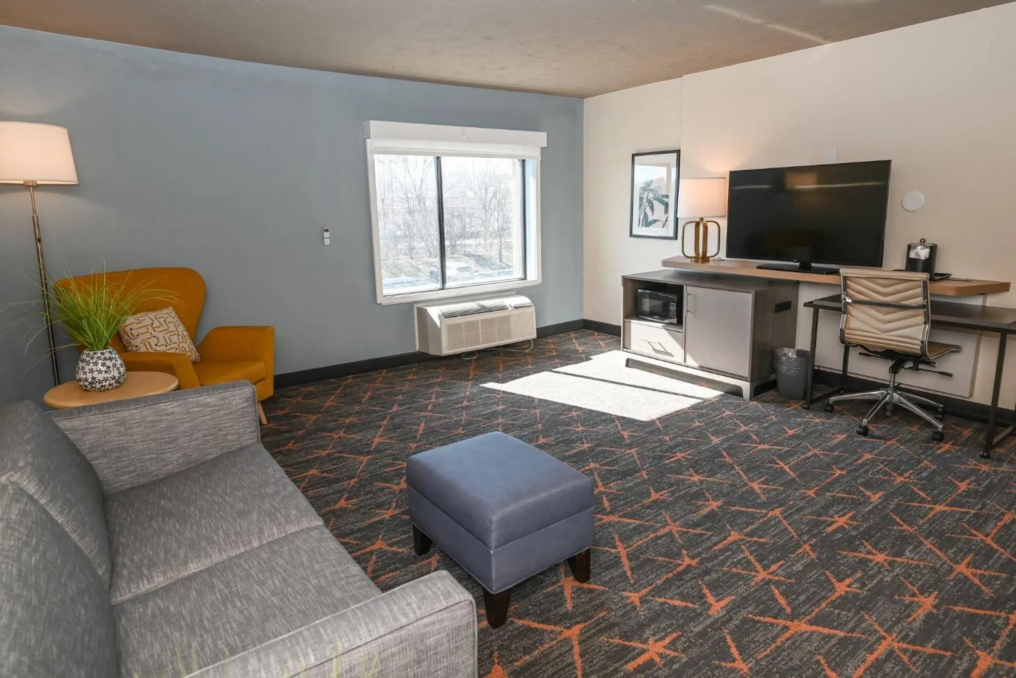 Photo of the whole room in Holiday Inn Cleveland-Mayfield by IHG